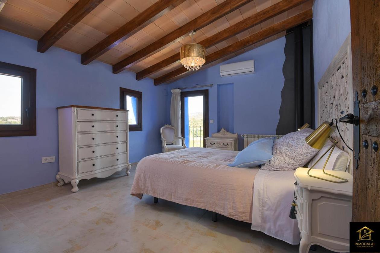 Casa de cuatro habitaciones
