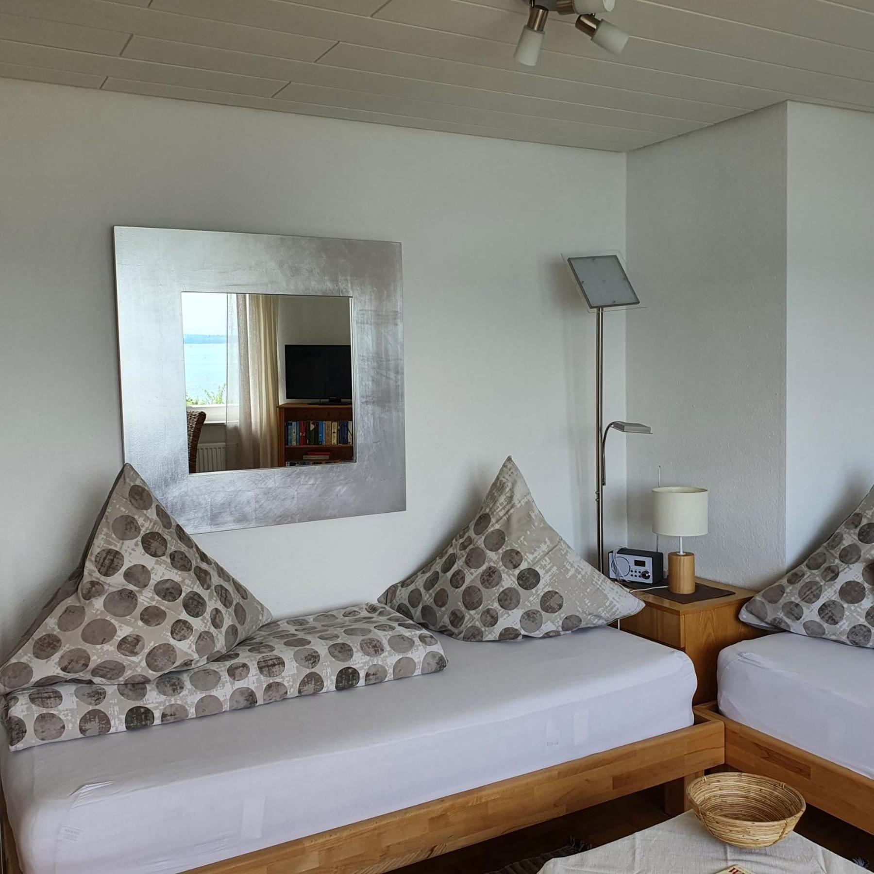 Two-Bedroom Deluxe Apartment with Garden View photo 2