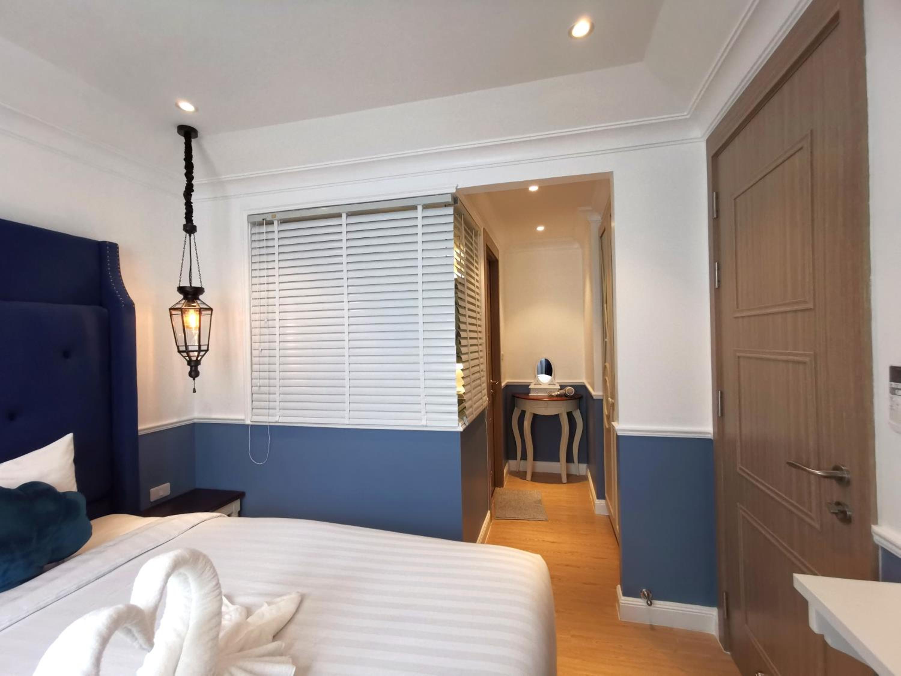 One-Bedroom Apartment - Photo 3