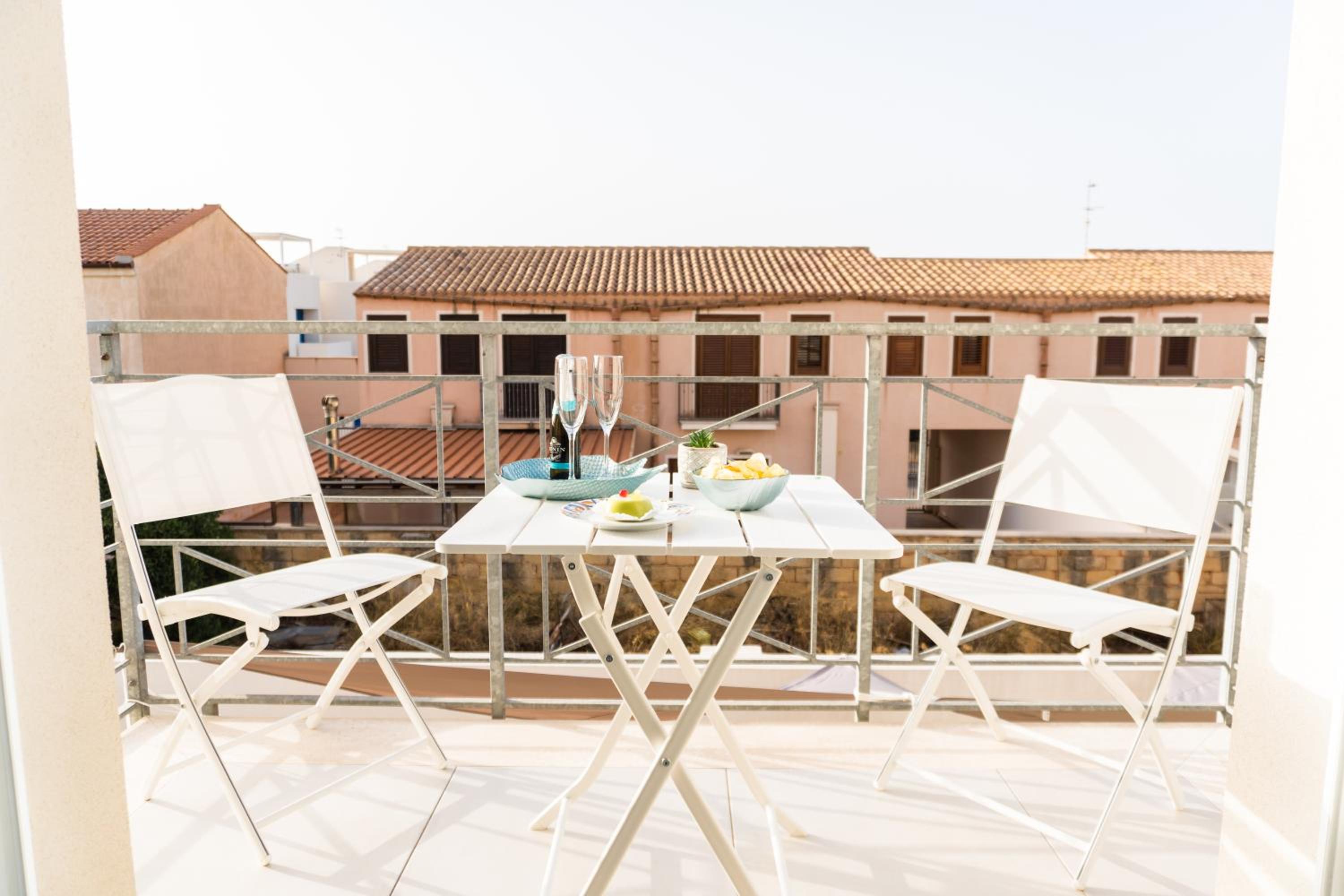Double Room with Balcony photo 3