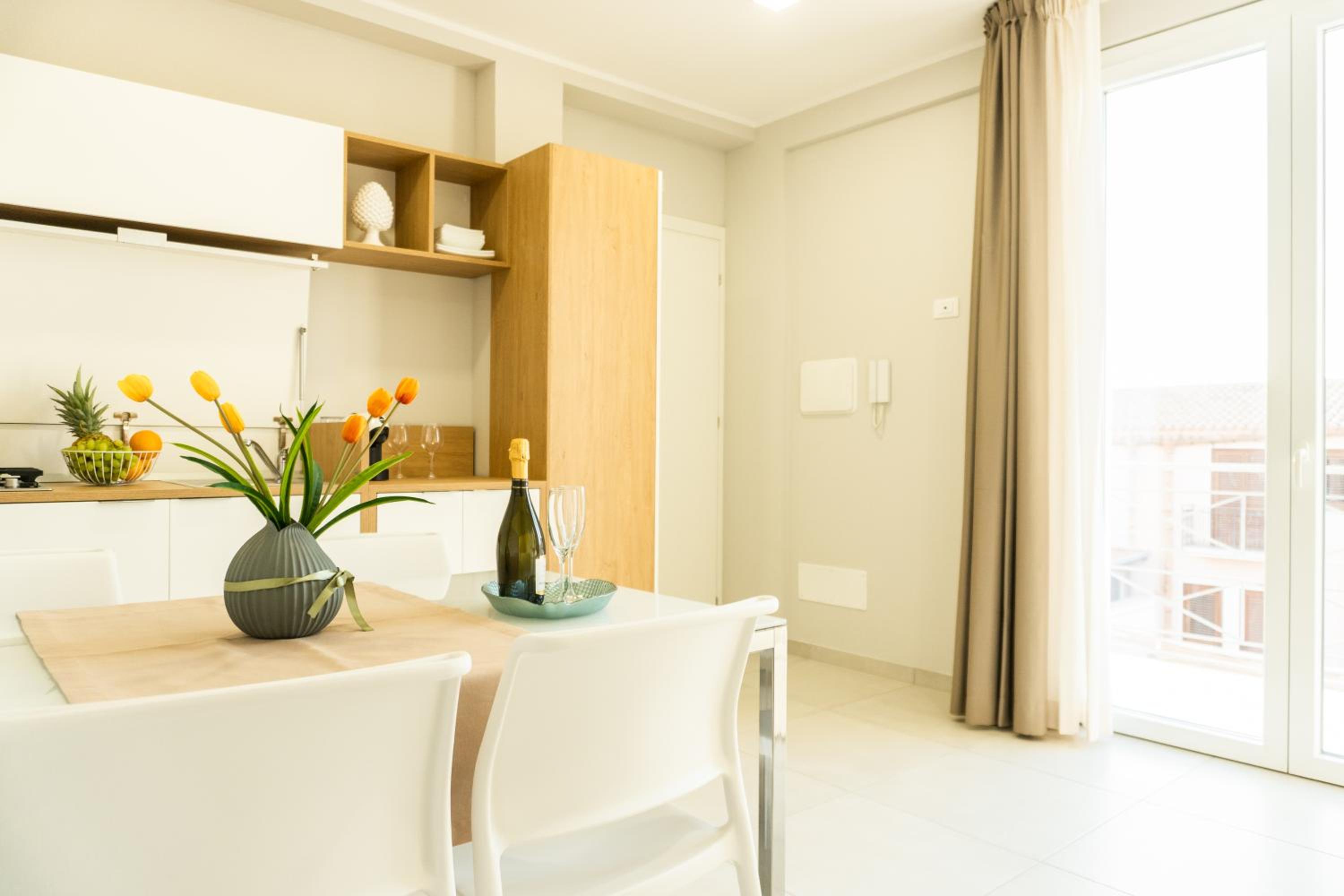 One-Bedroom Apartment with Balcony and City View photo 2