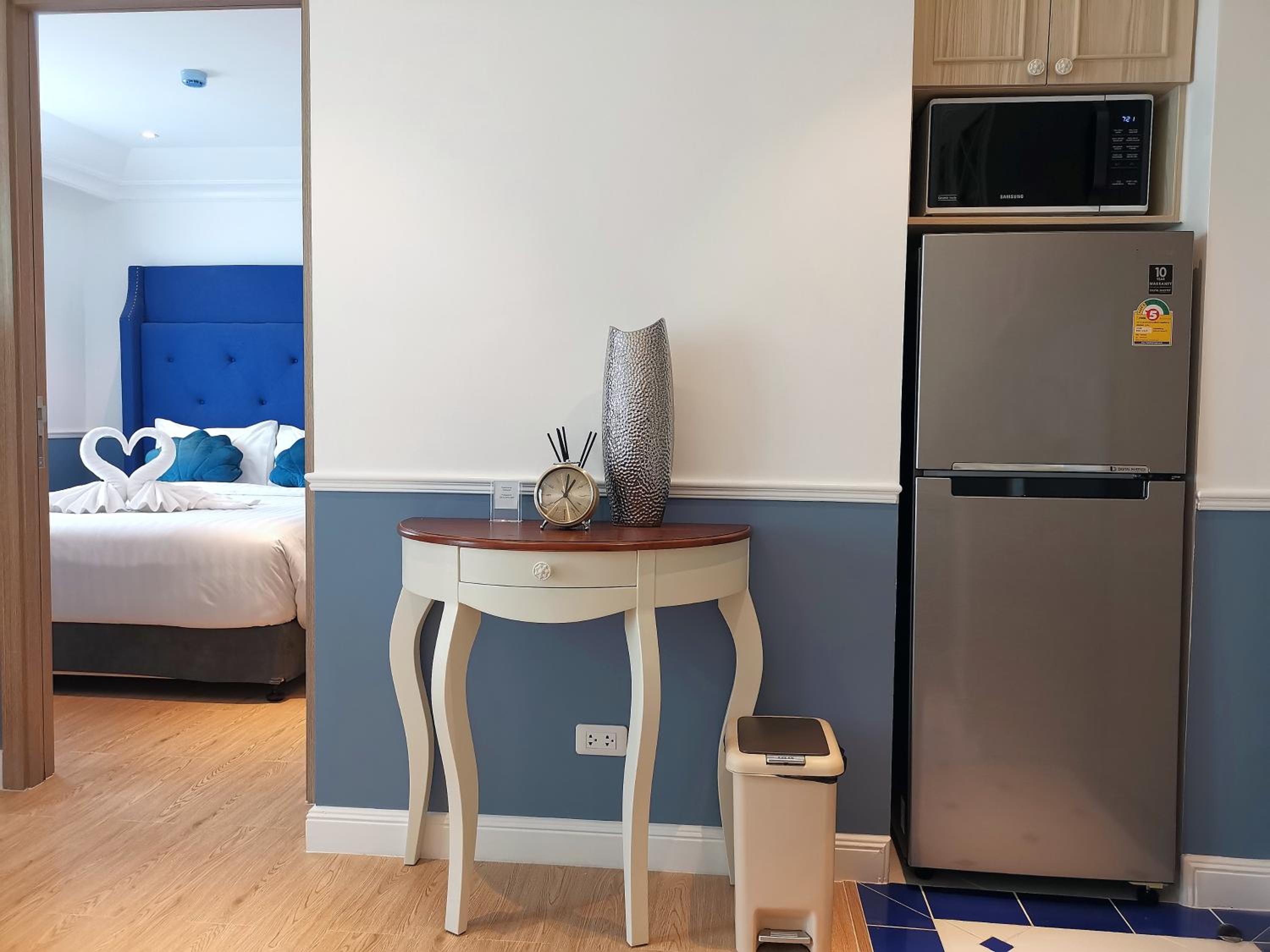 One-Bedroom Apartment - Photo 10
