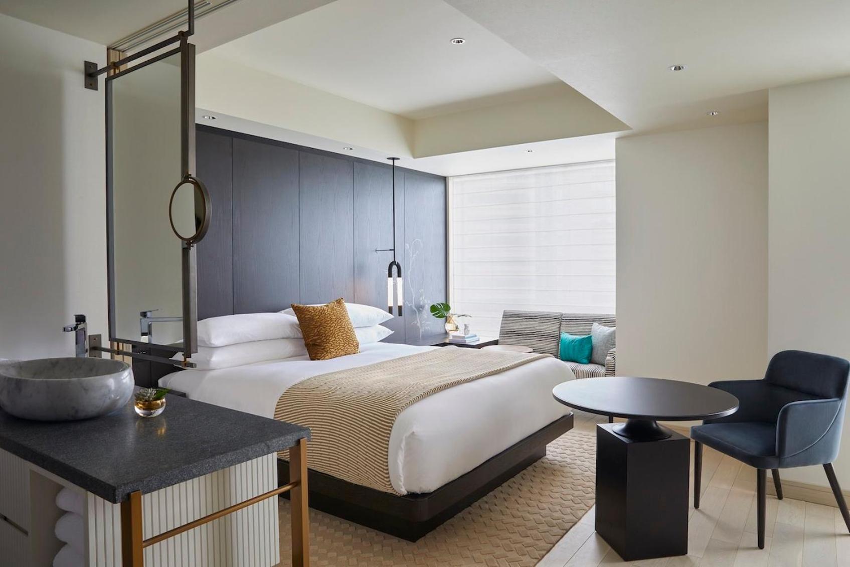 Premium King Room with Additional Living Area photo 3