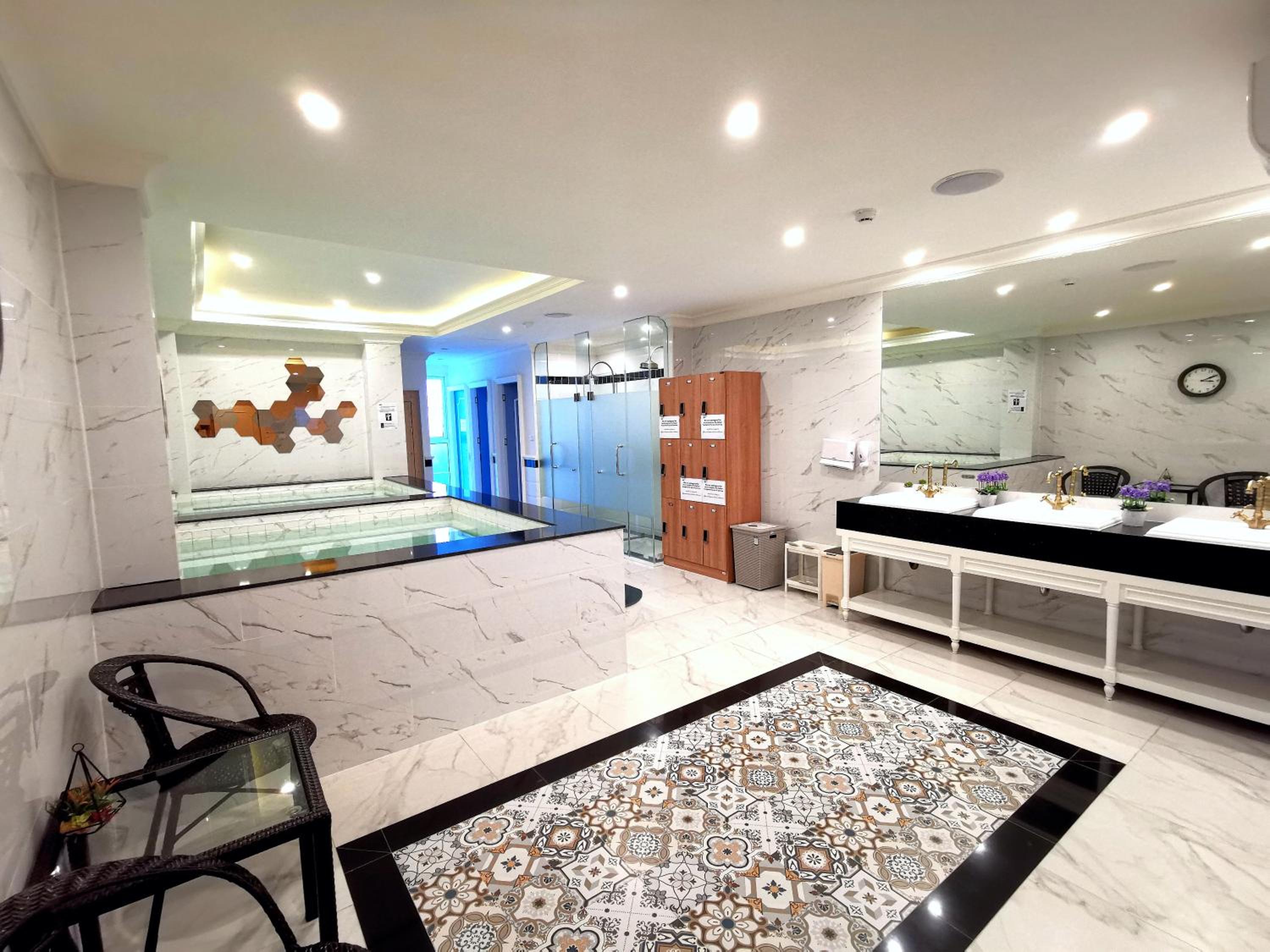 One-Bedroom Apartment - Photo 45