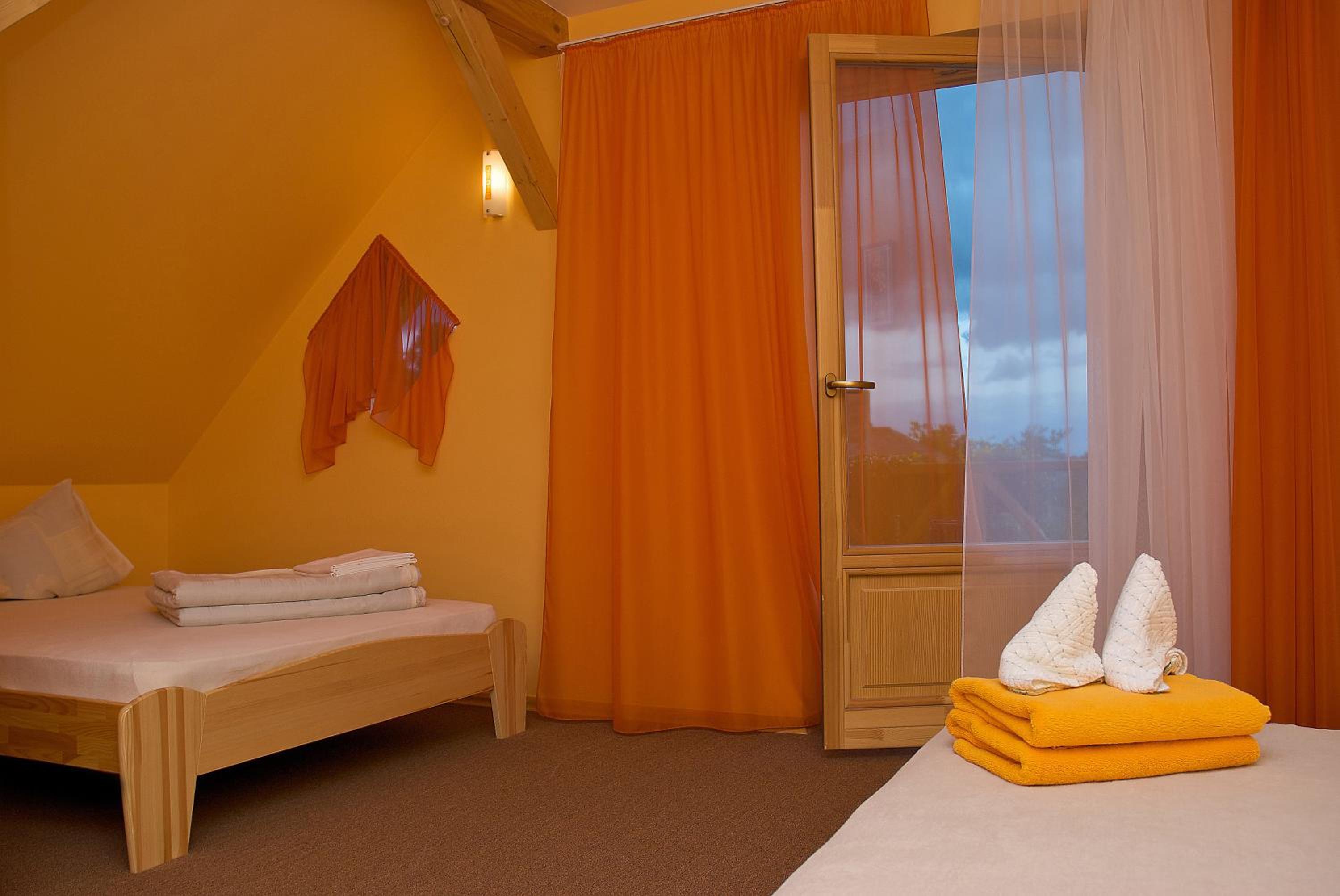 Comfort Double Room with Balcony - Photo 3