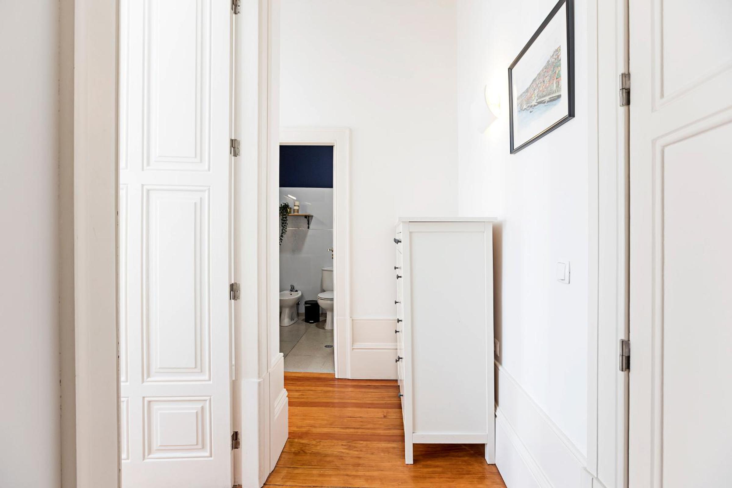 Two-Bedroom Apartment - Photo 18