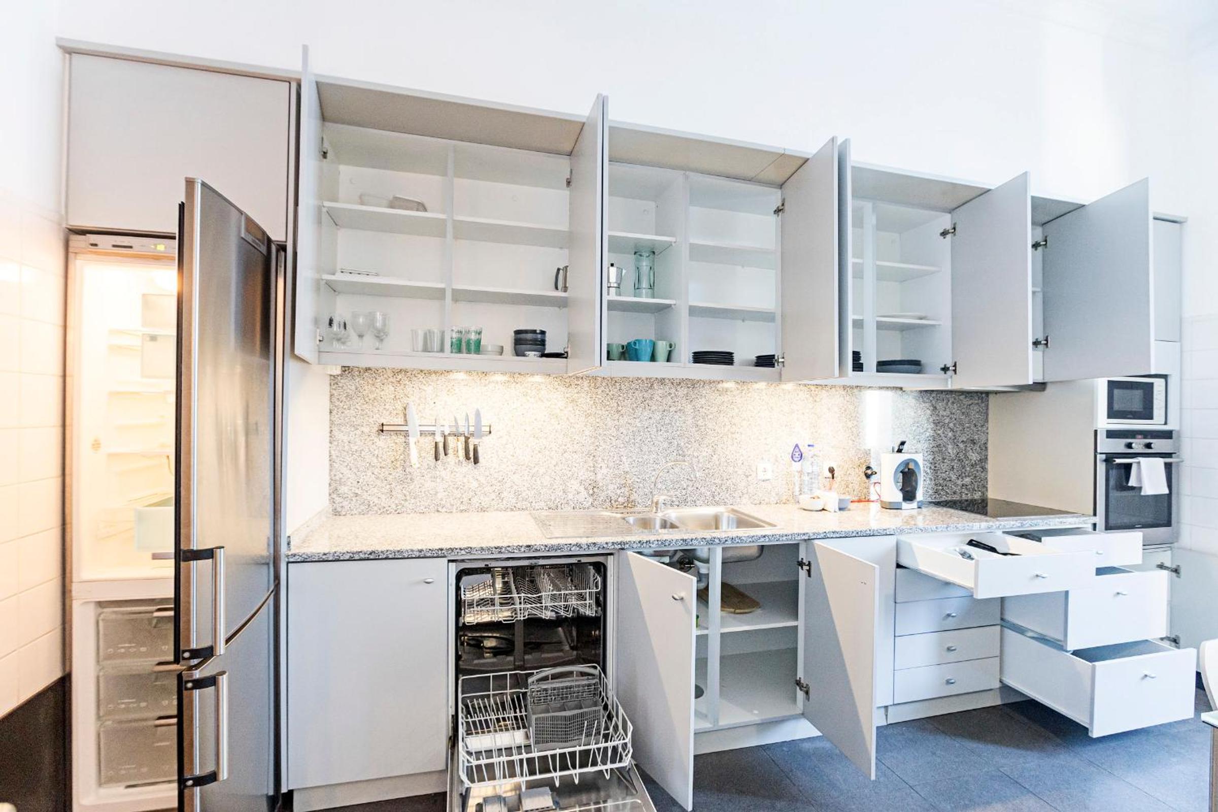 Two-Bedroom Apartment - Photo 19
