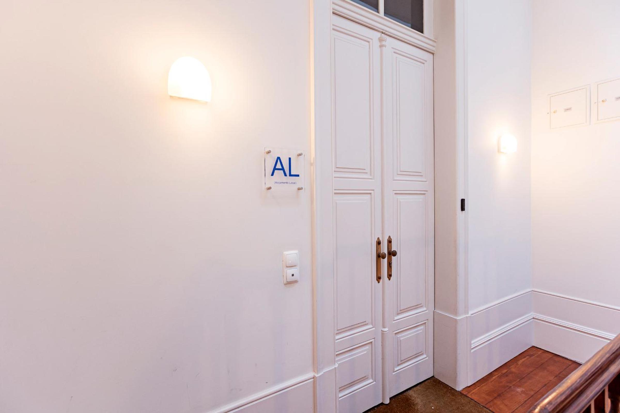 Two-Bedroom Apartment - Photo 24