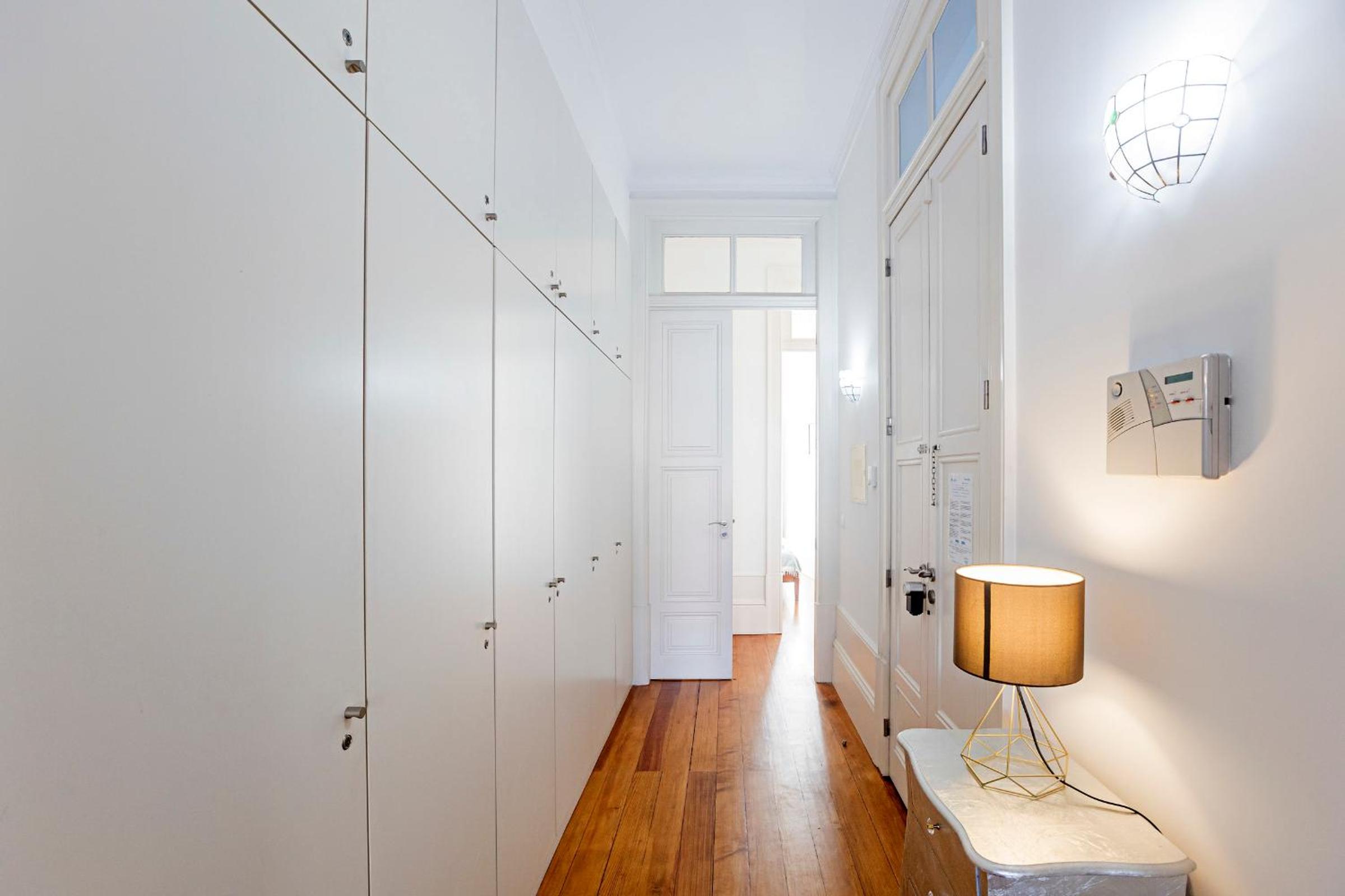 Two-Bedroom Apartment - Photo 34