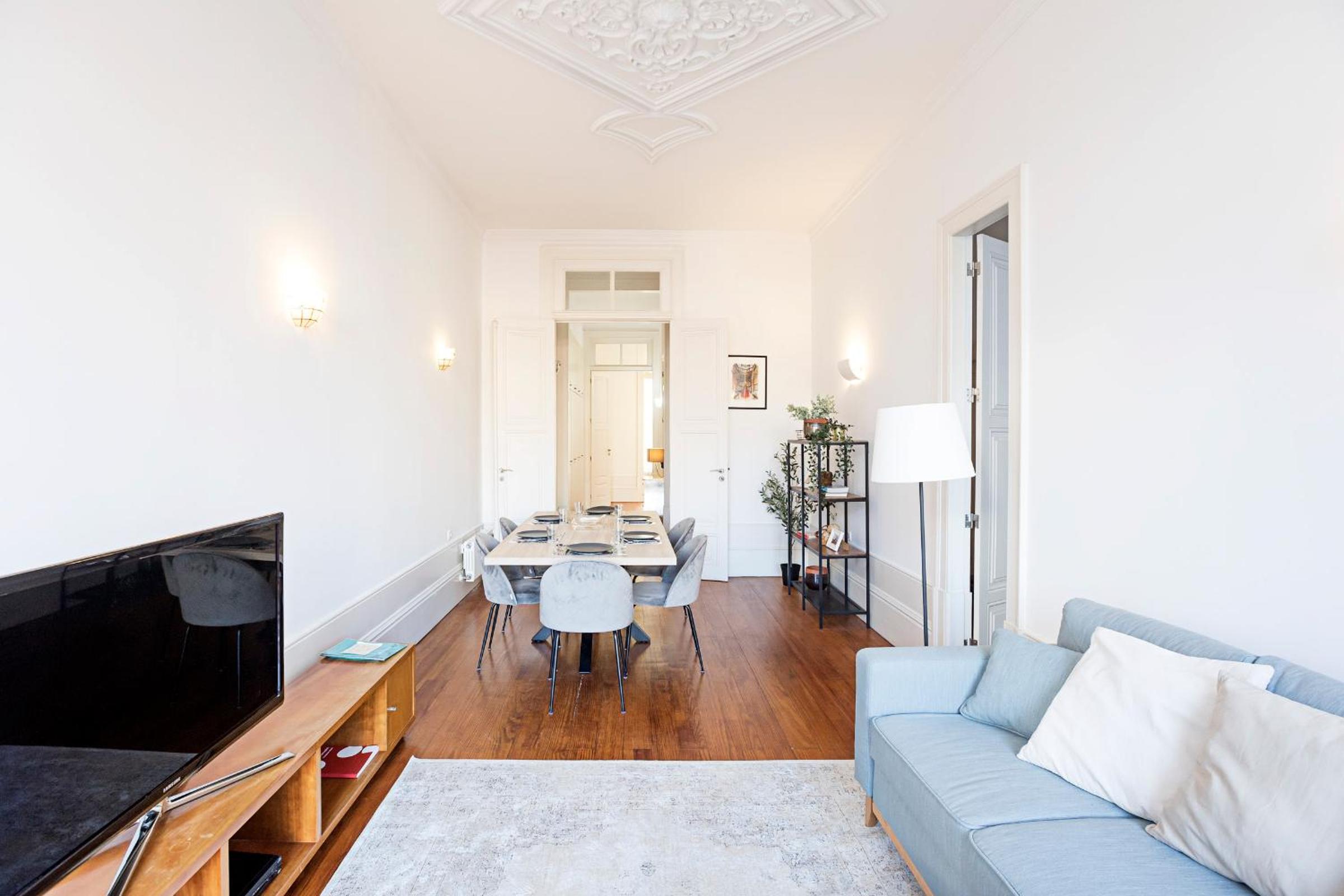 Two-Bedroom Apartment - Photo 38