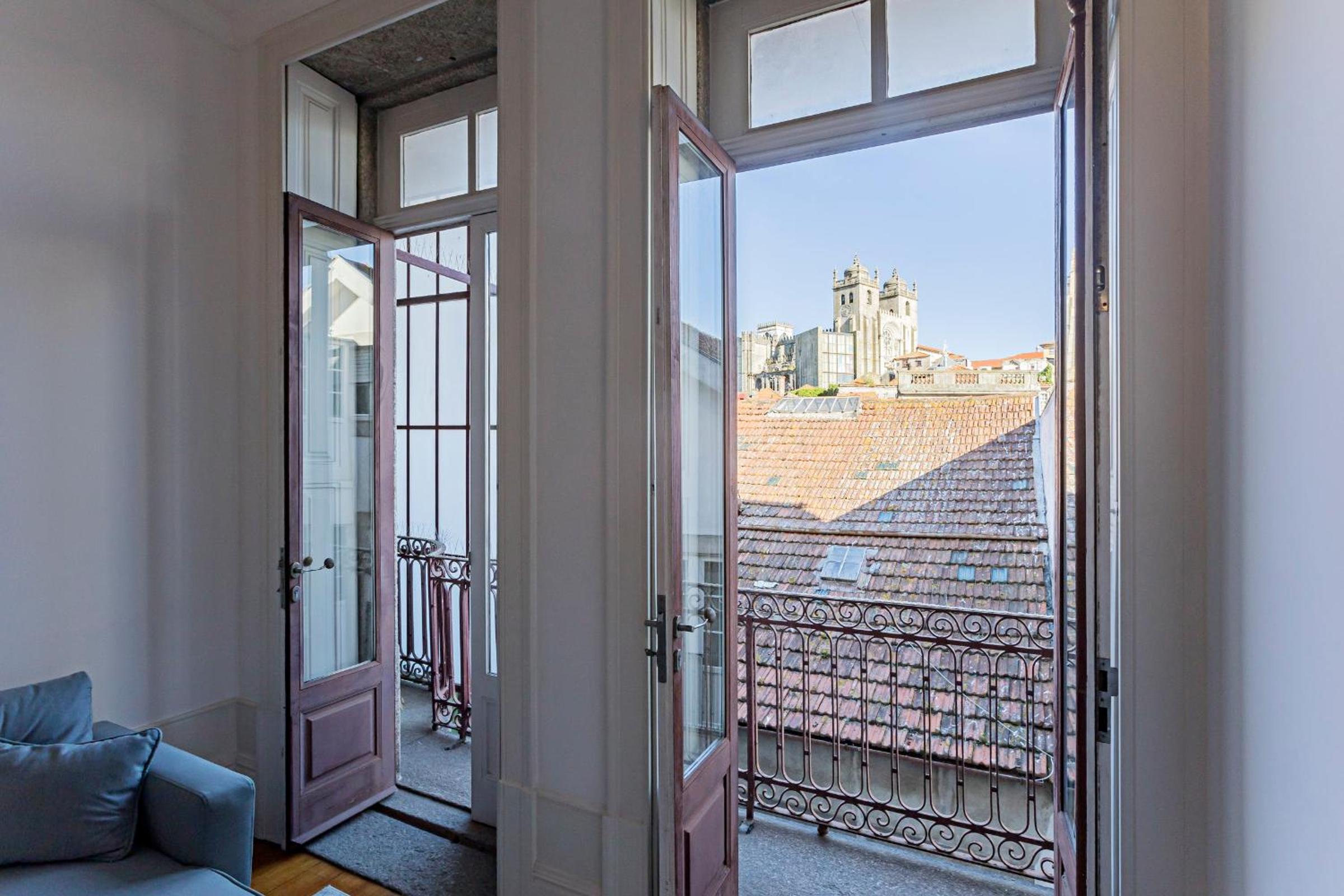 Two-Bedroom Apartment - Photo 37