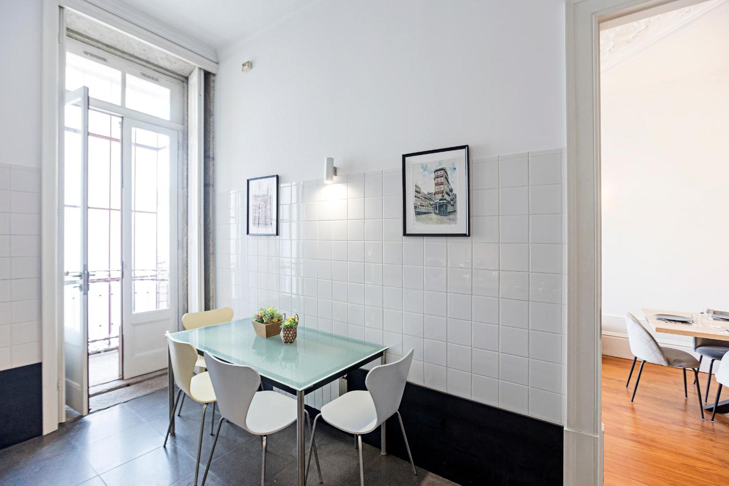 Two-Bedroom Apartment - Photo 2