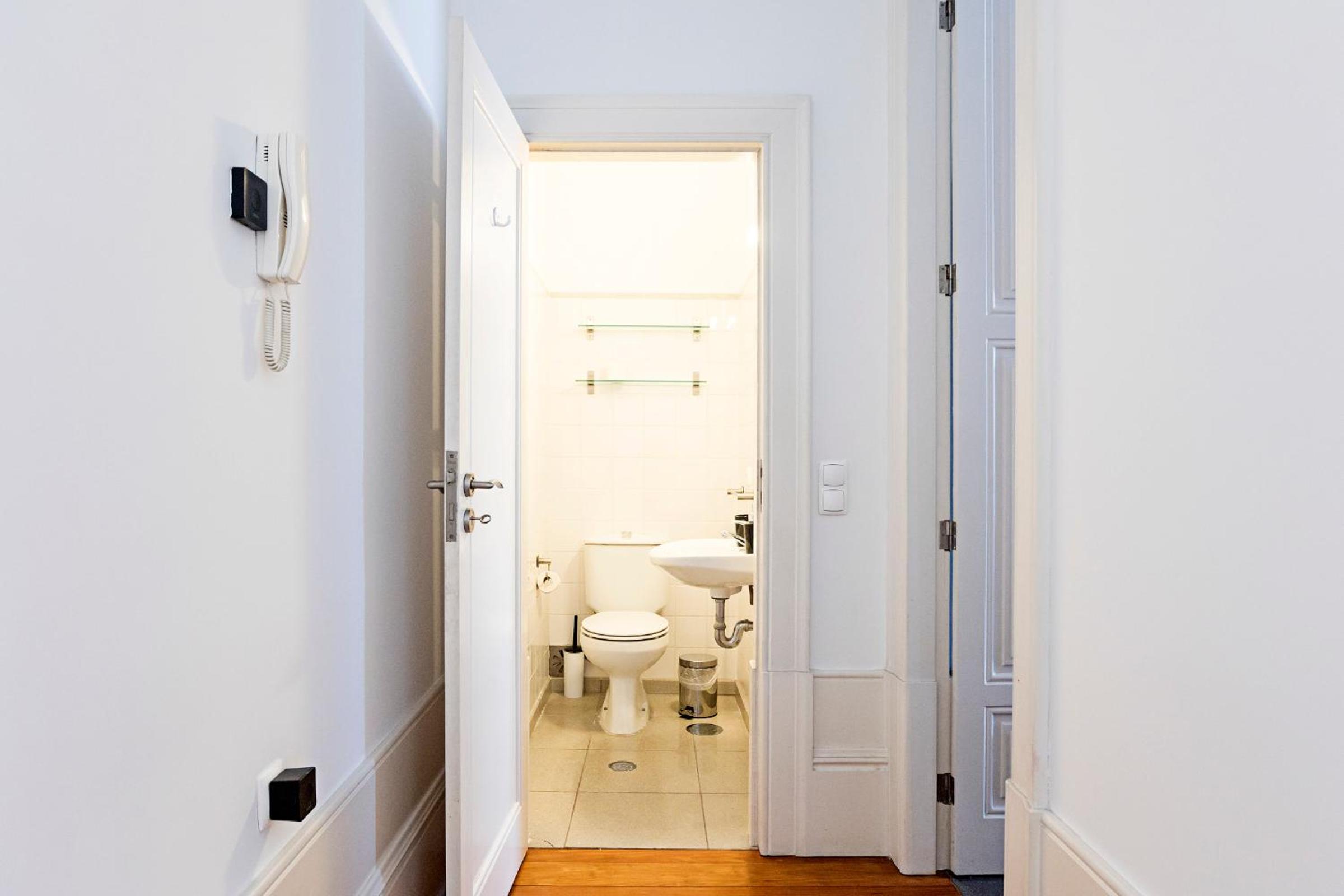 Two-Bedroom Apartment - Photo 3