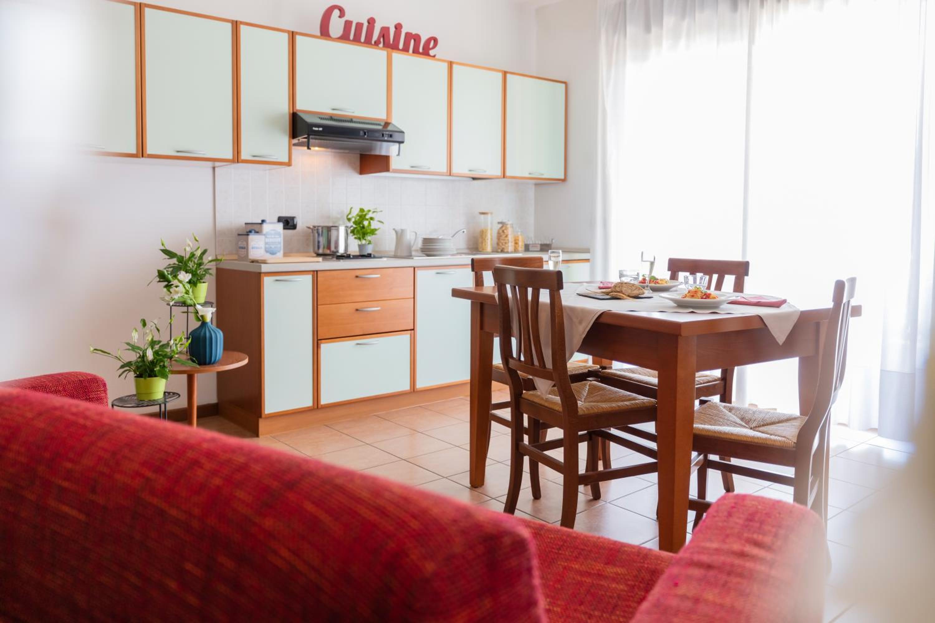 One-Bedroom Apartment - Photo 3
