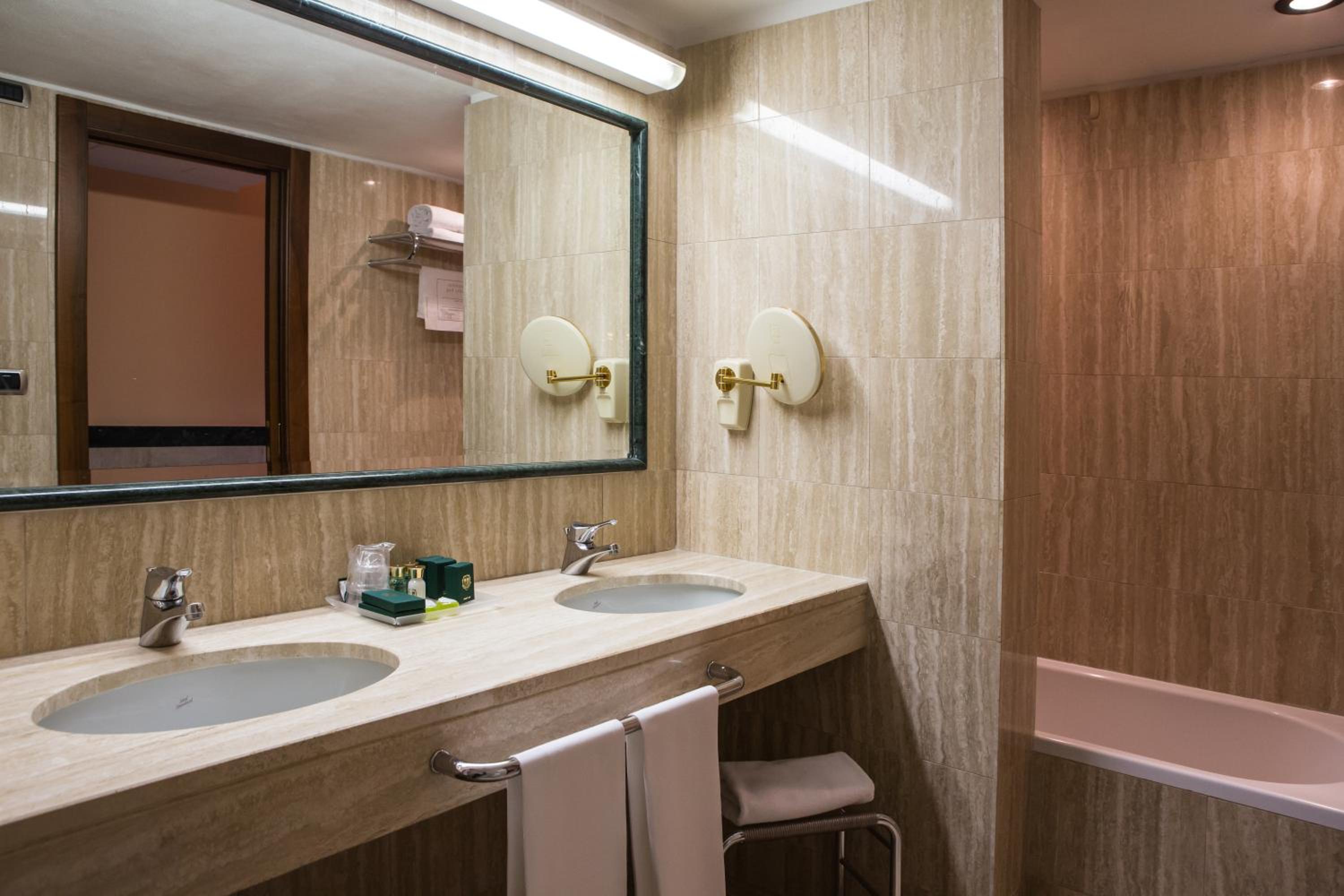 Triple Room - Photo 5
