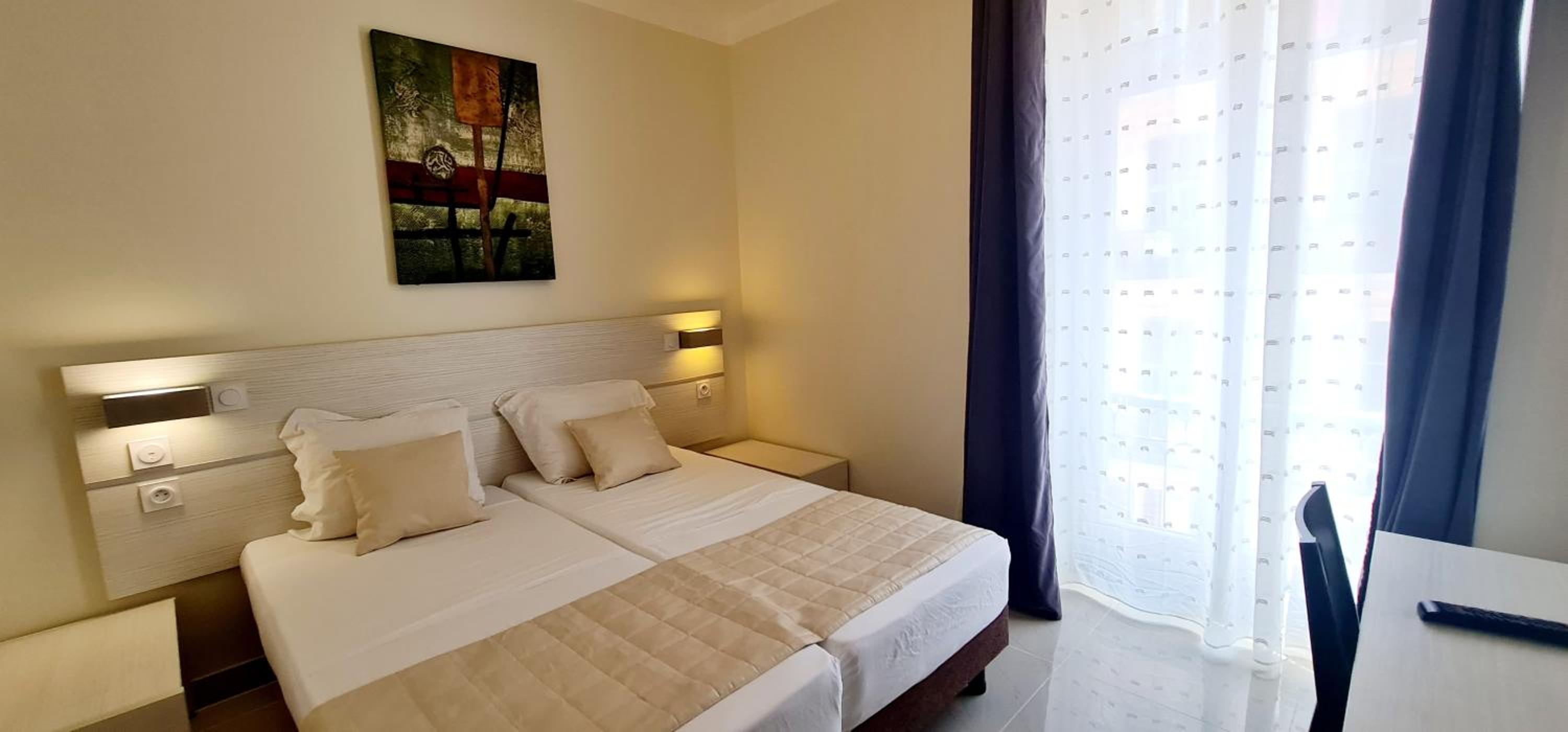 Double or Twin Room - Photo 2