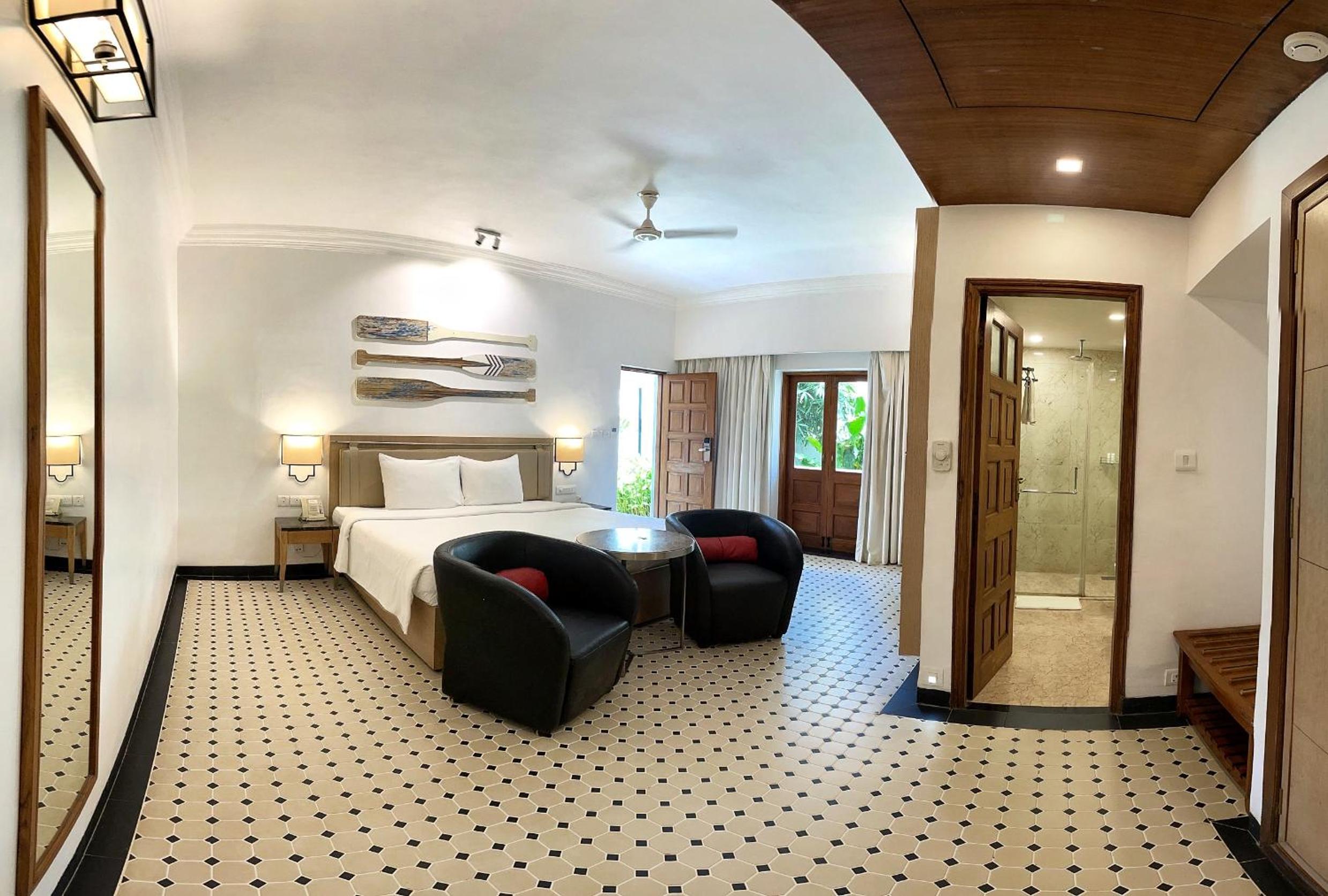 Superior Room - Beer on arrival, Happy Hours (7-9 PM) - - INR 500 Credit for Food & Soft Beverages per room per stay photo 3