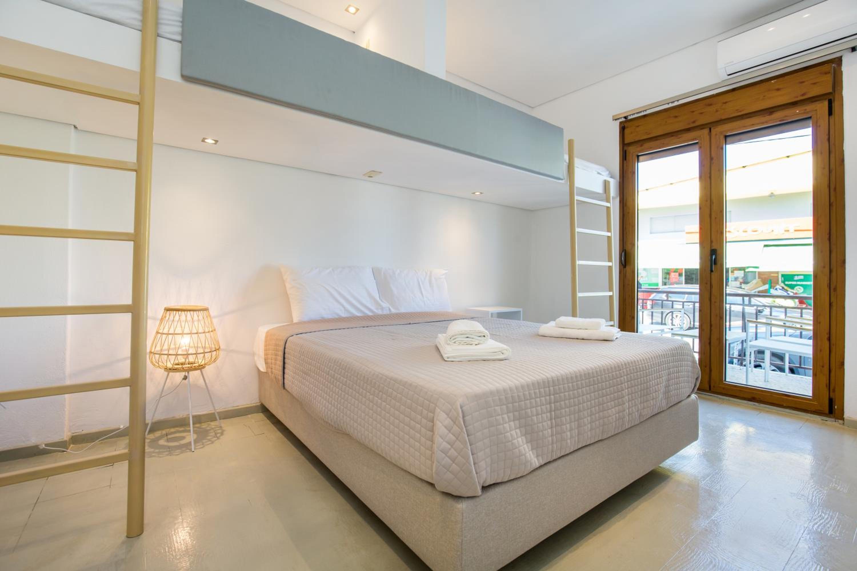 Deluxe Quadruple Room photo 2