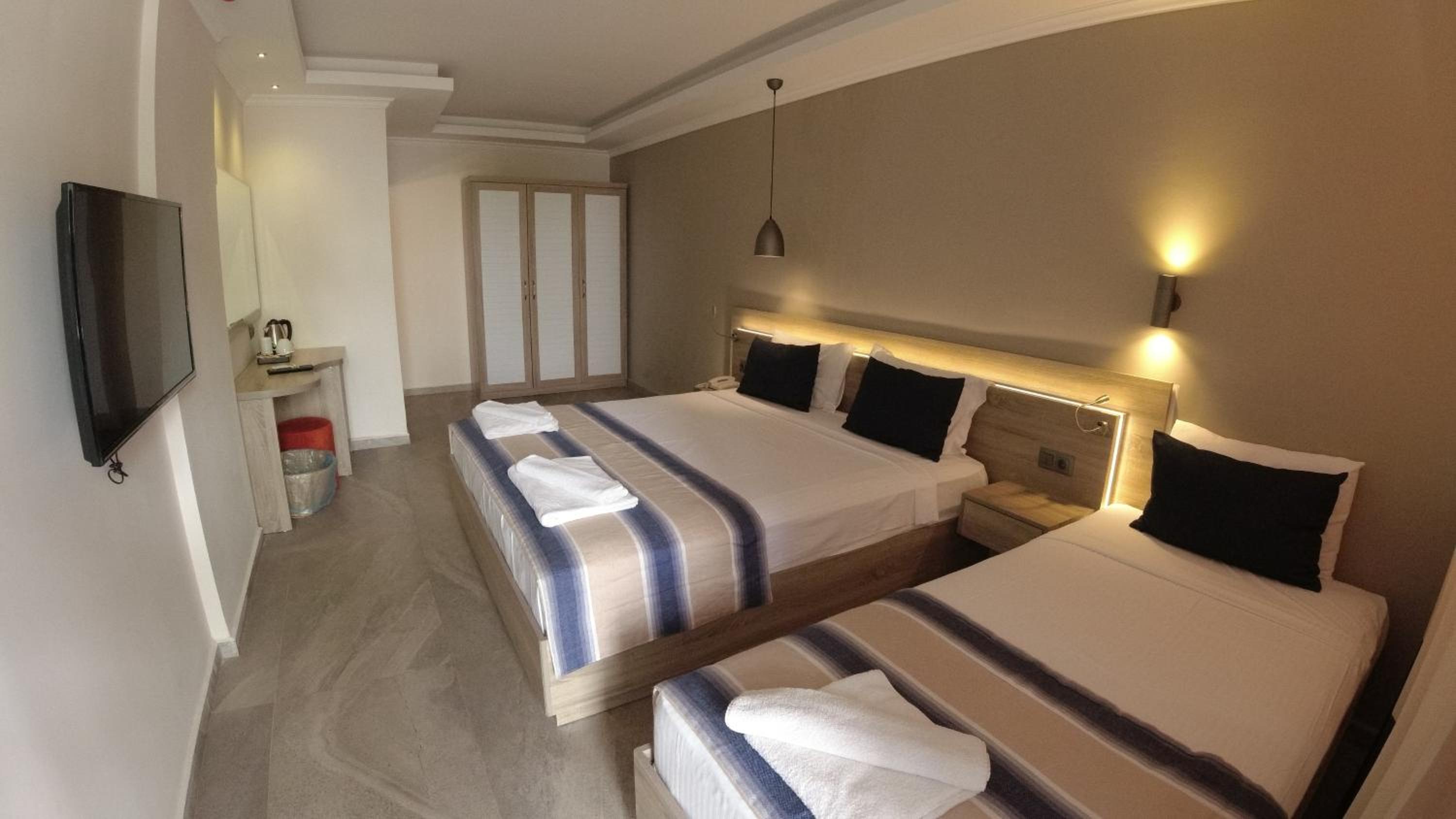 Standard Triple Room photo 2