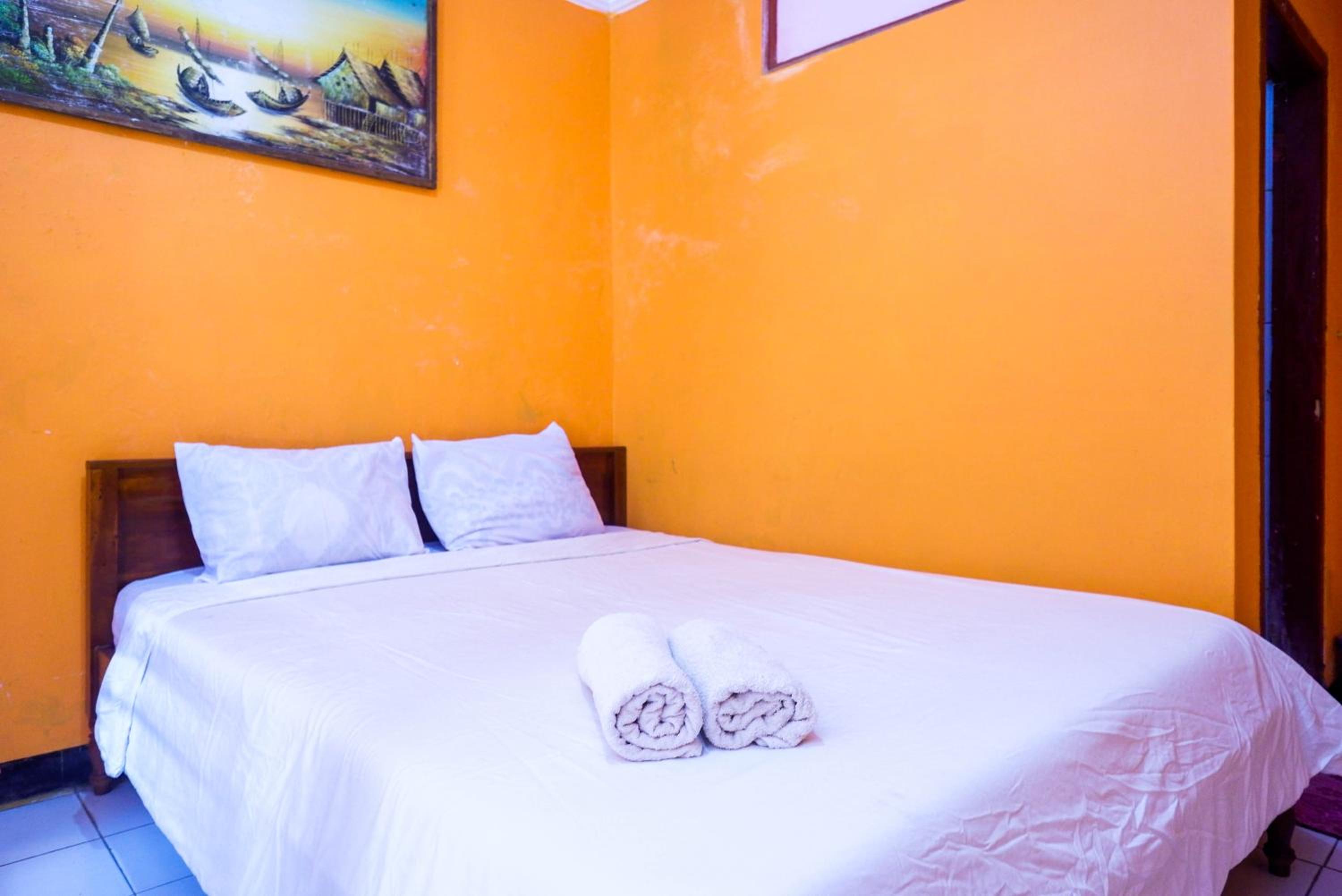 Standard Double Room with Fan - Photo 1