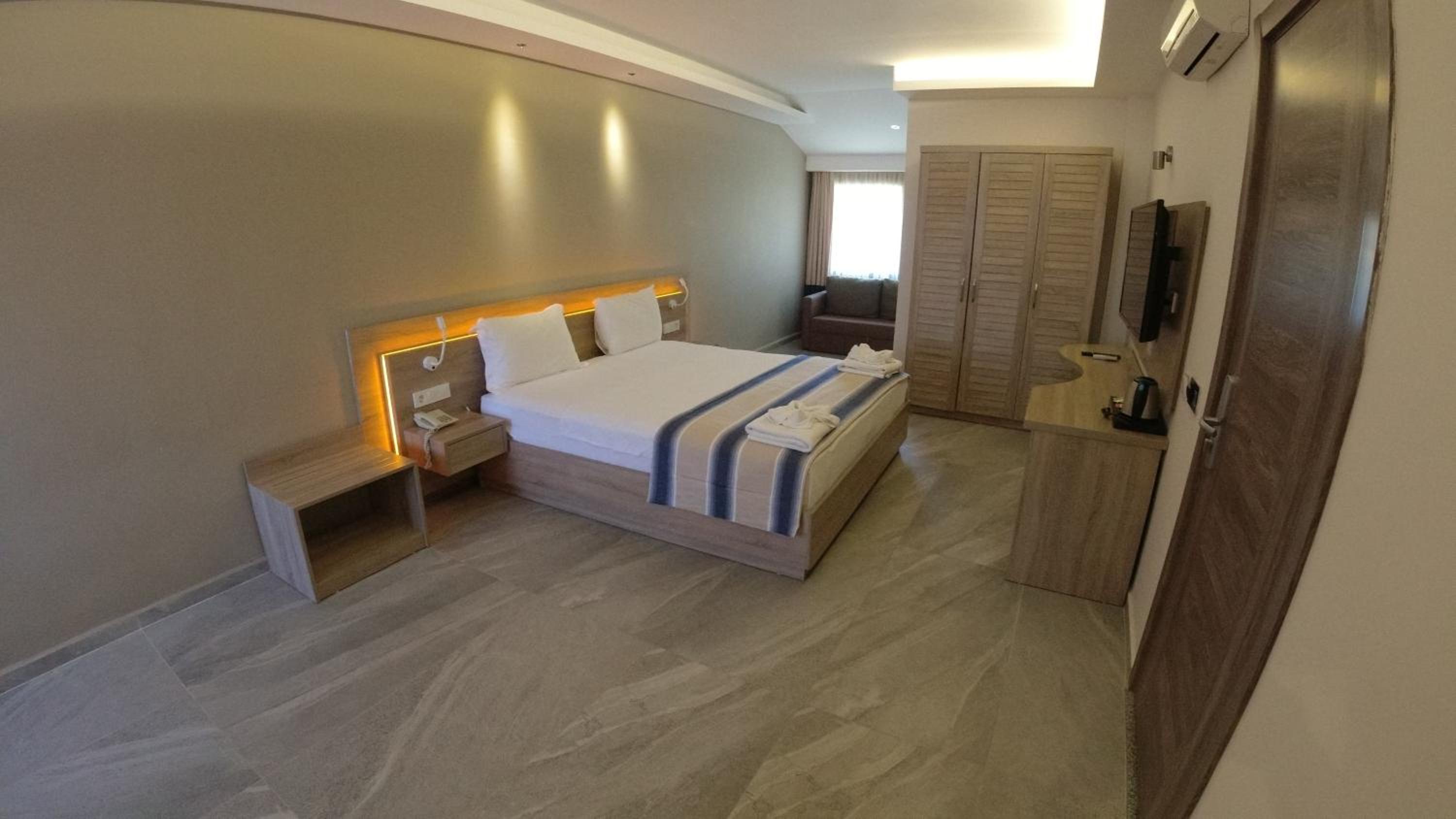 Standard Triple Room photo 3