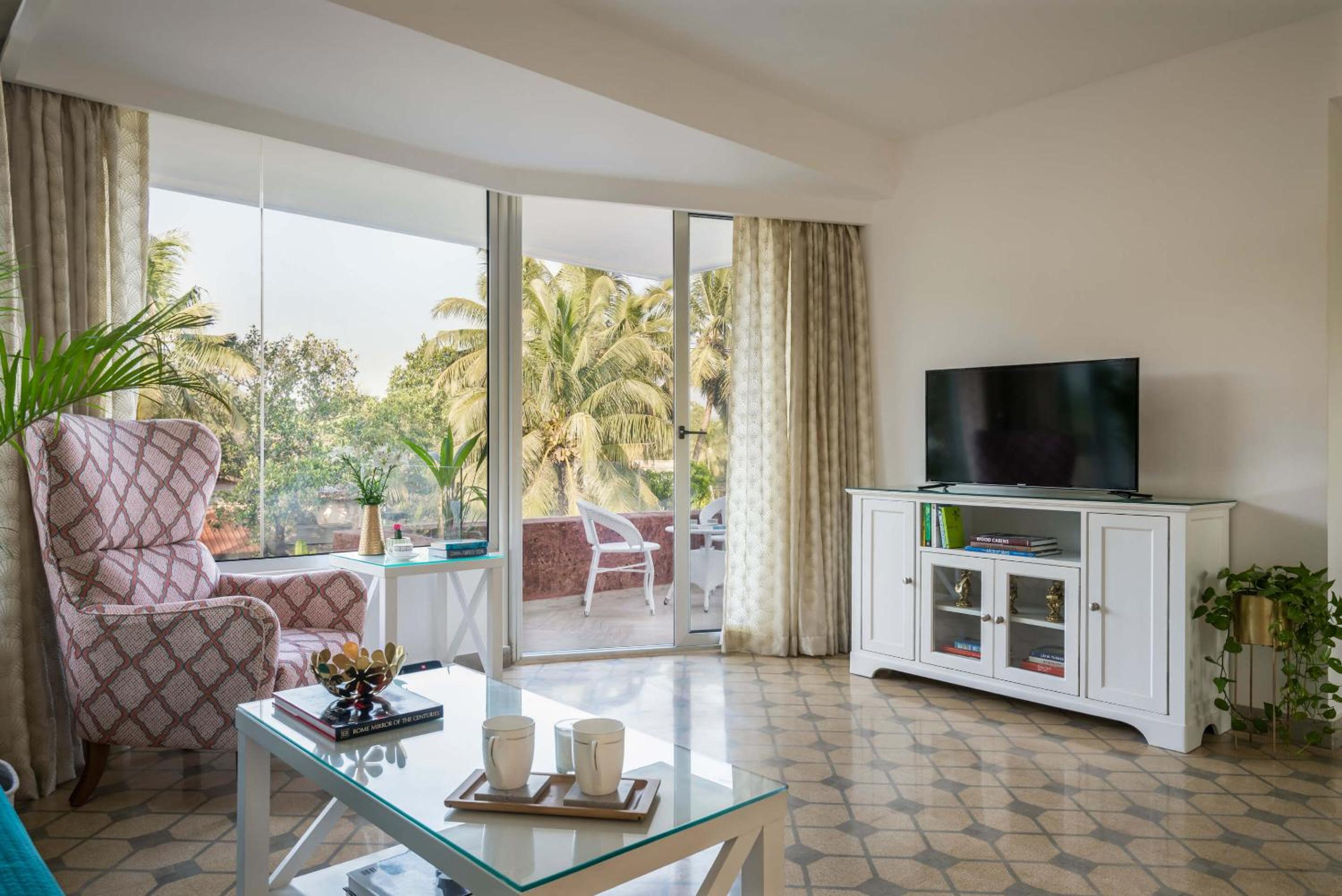El Raso 107|Common Pool |First Floor|Balcony|Patio|Wifi photo 1