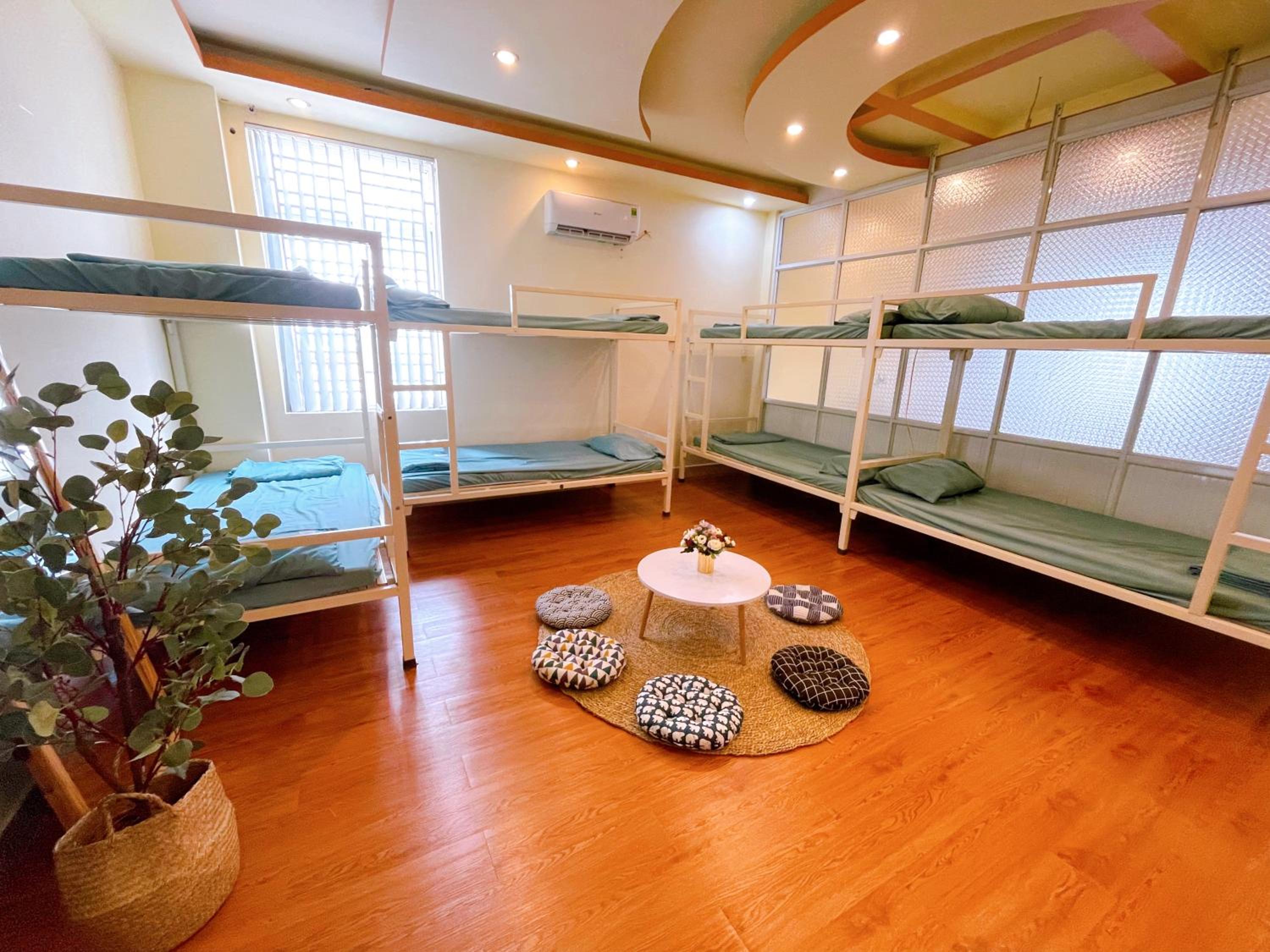 8-Bed Mixed Dormitory Room photo 1