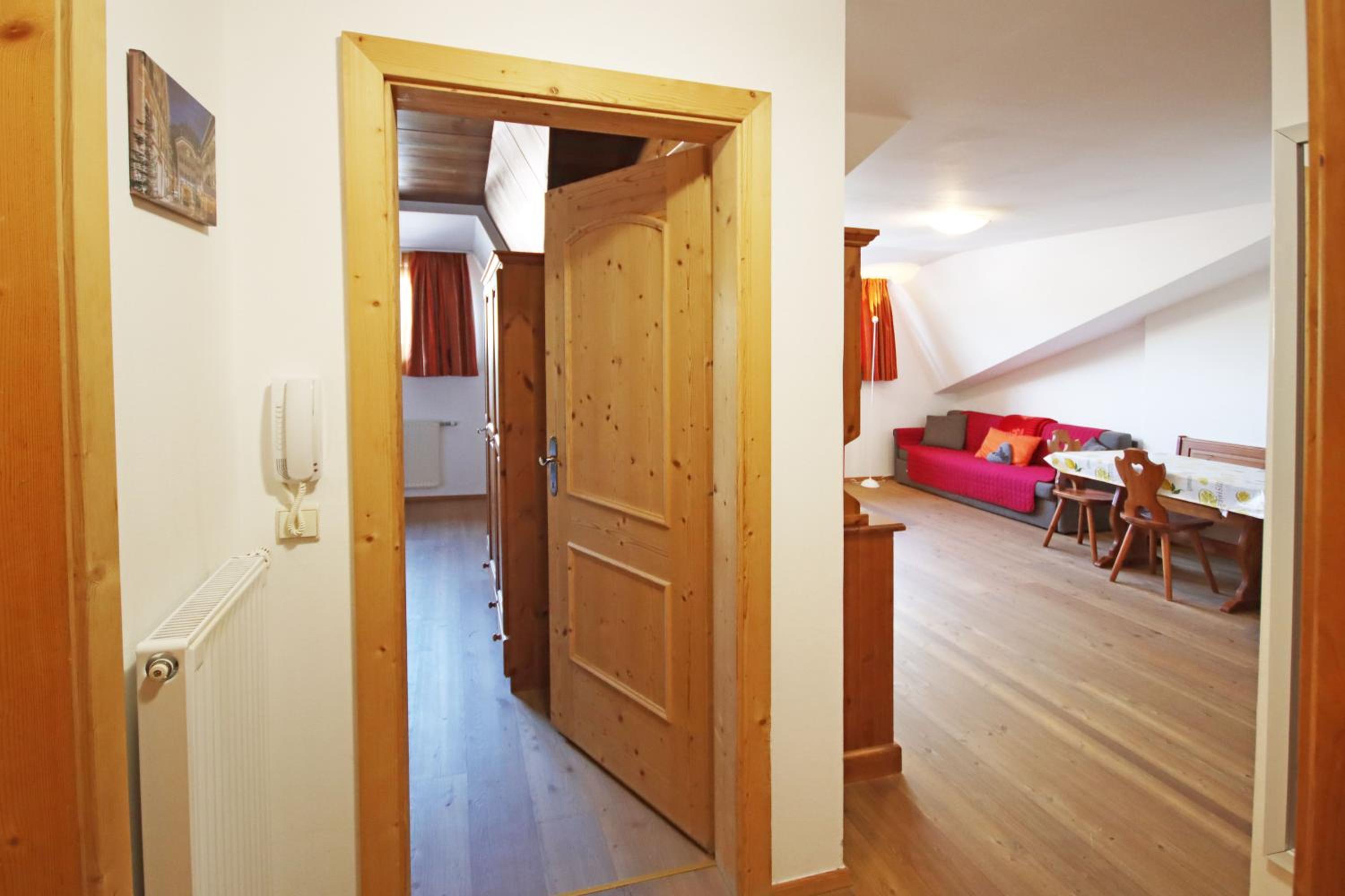 AT 112-10 - Two Room apartment without balcony photo 2