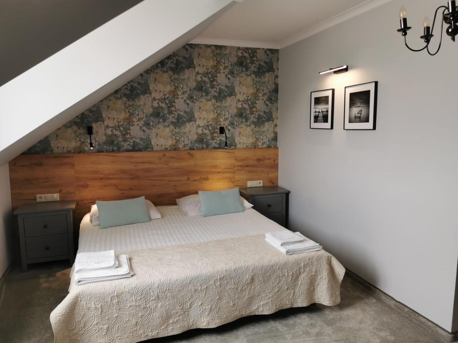 Deluxe Double Room with Shower - Photo 2