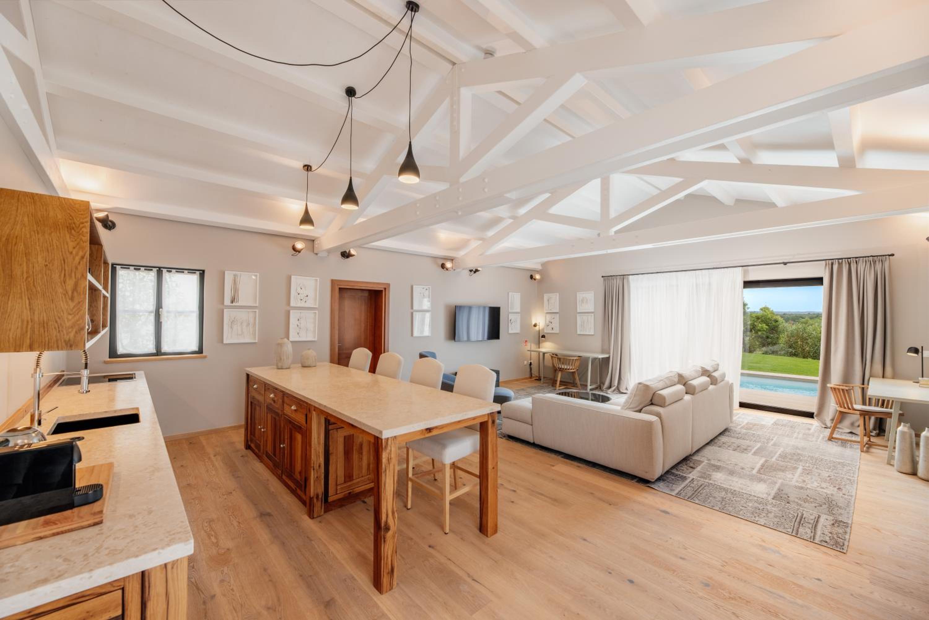 Superior Villa --> Superior Villa
