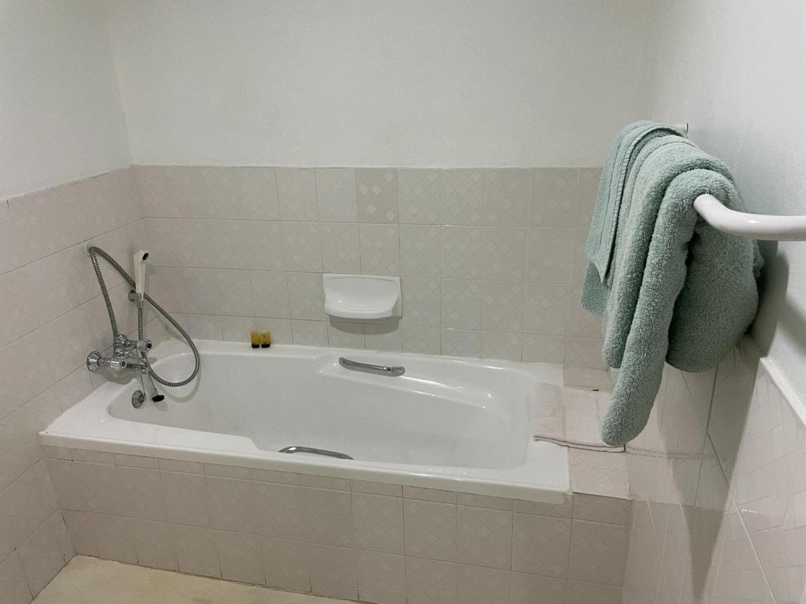 Standard Double Room - Photo 6
