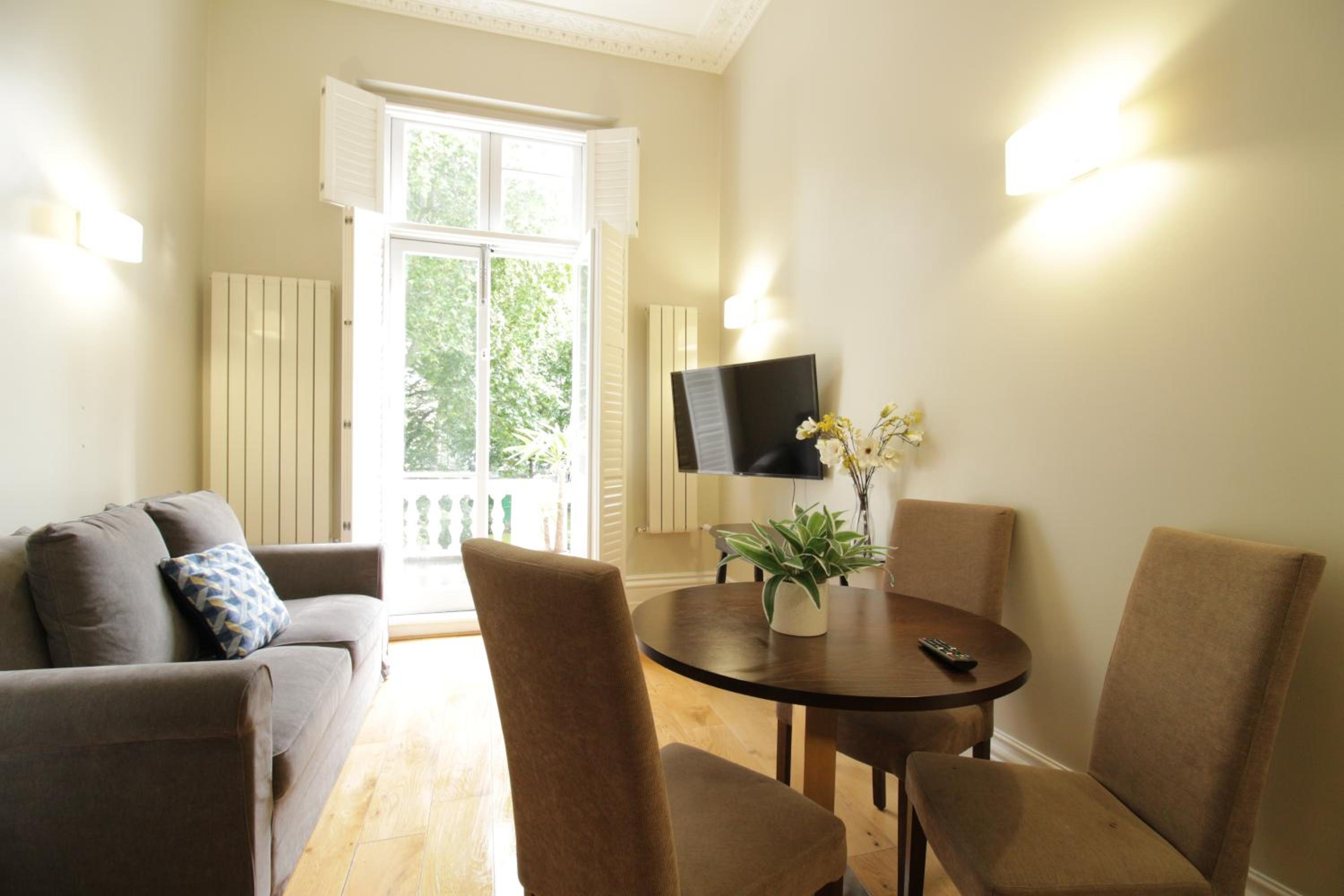 Apartment with Terrace photo 2