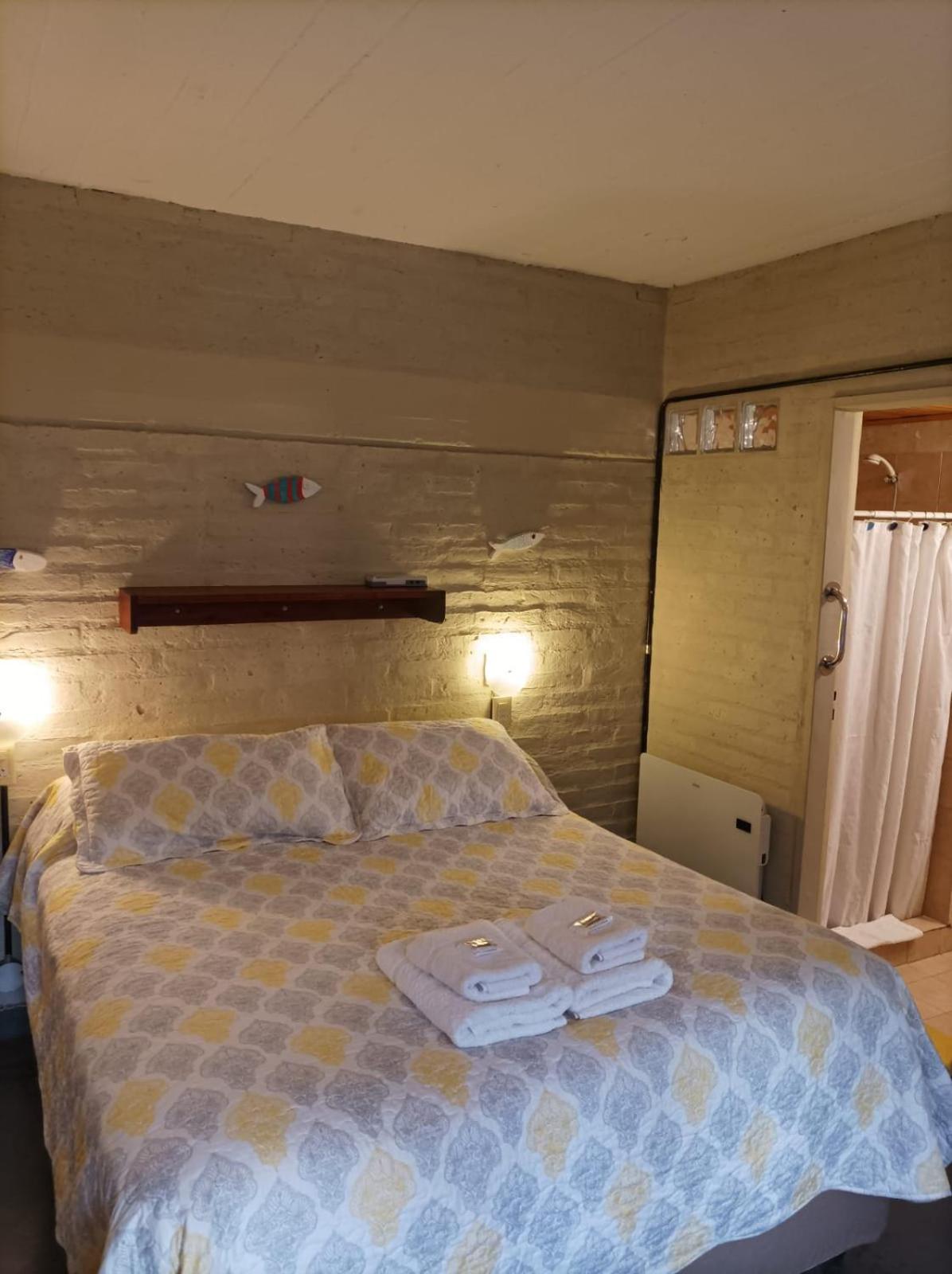 Double or Twin Room photo 3
