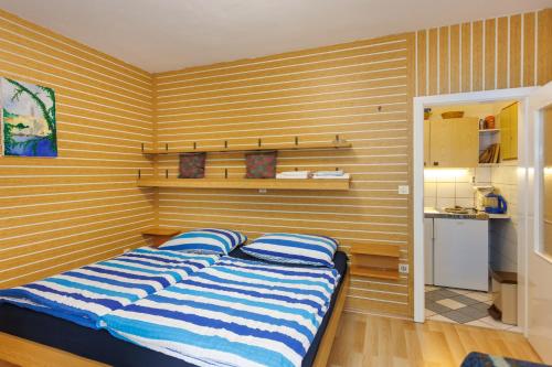 Studio with Balcony - Photo 1