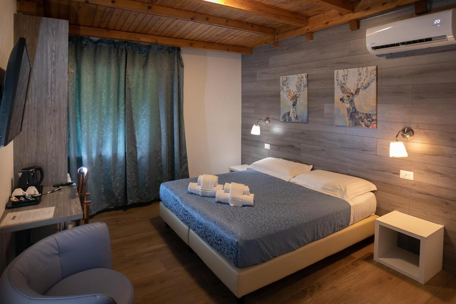 Double or Twin Room - Photo 7