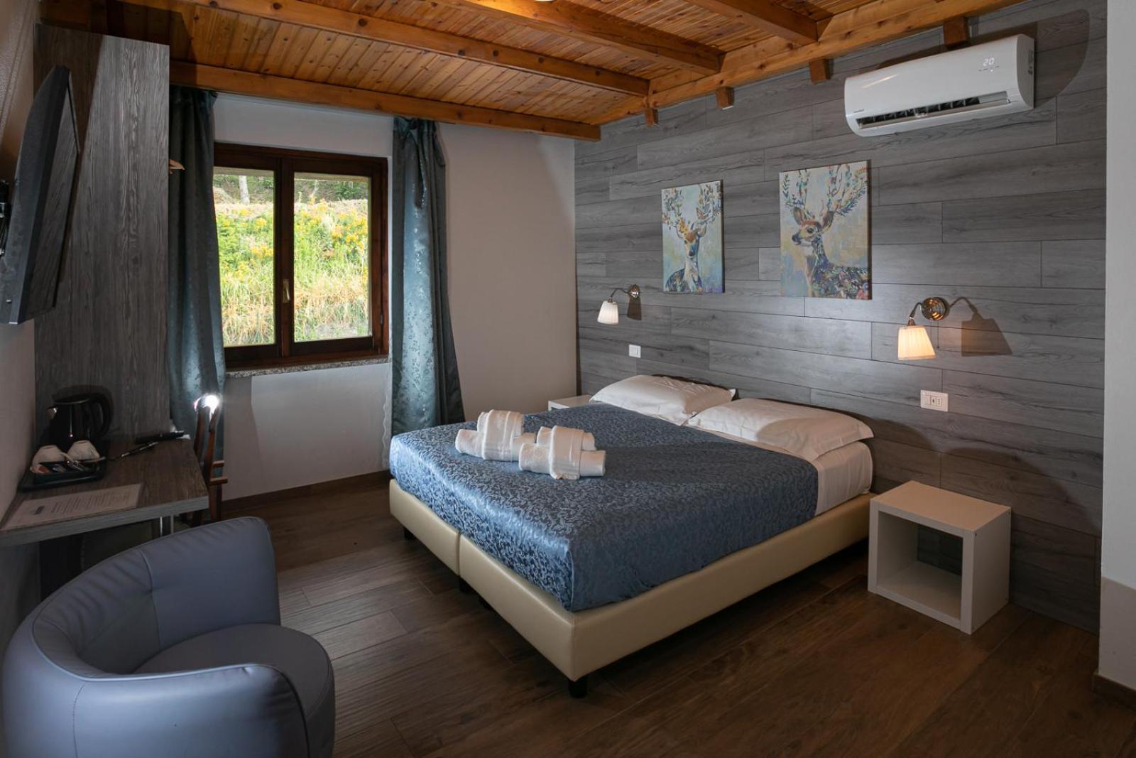 Double or Twin Room - Photo 10