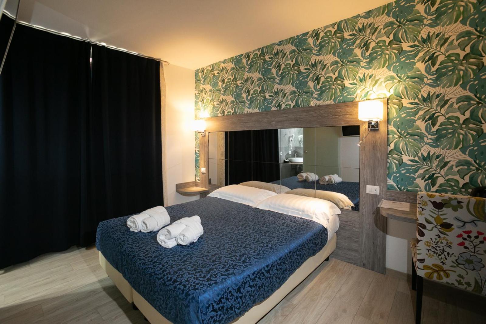 Double or Twin Room - Photo 6