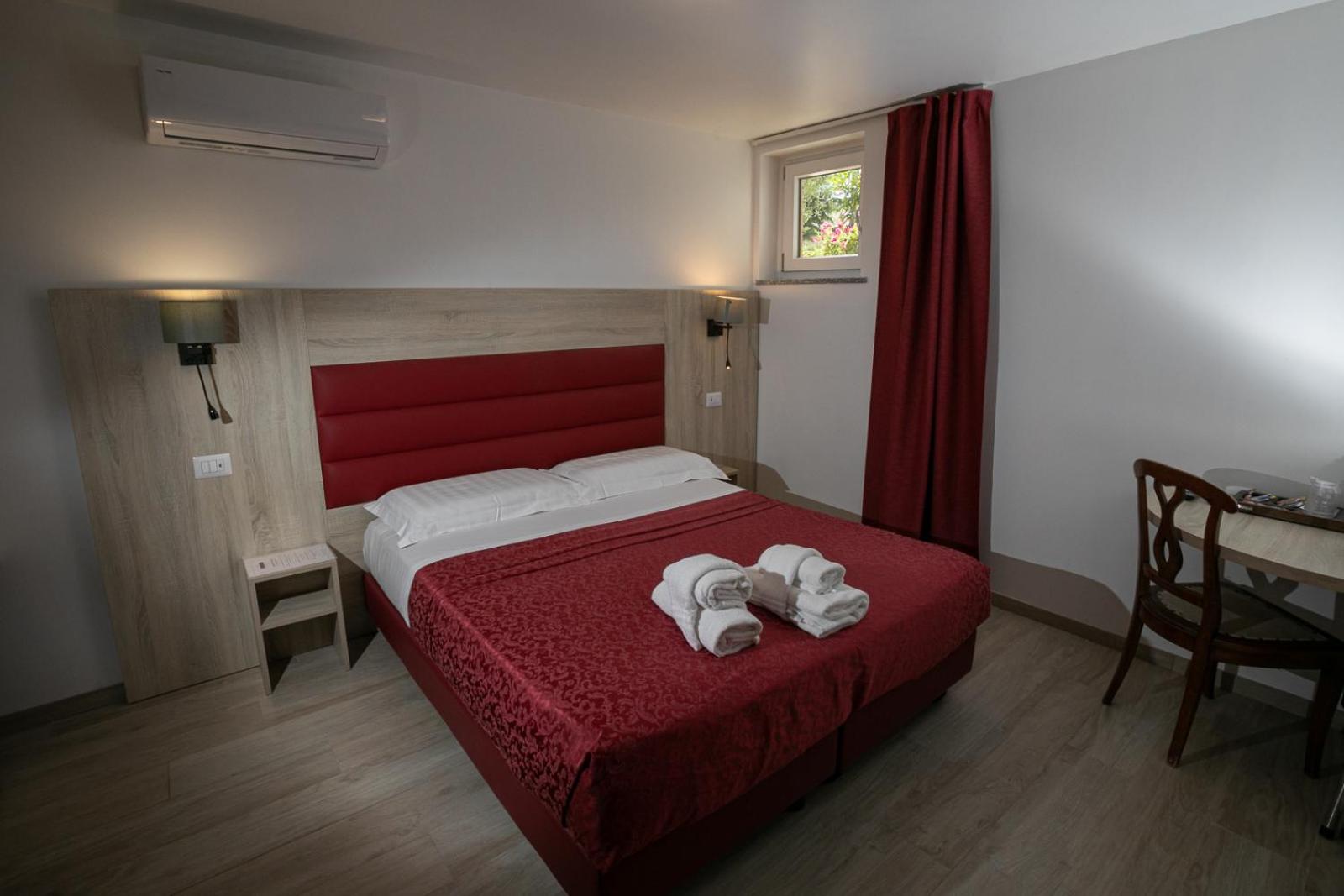 Double Or Twin Room photo 3