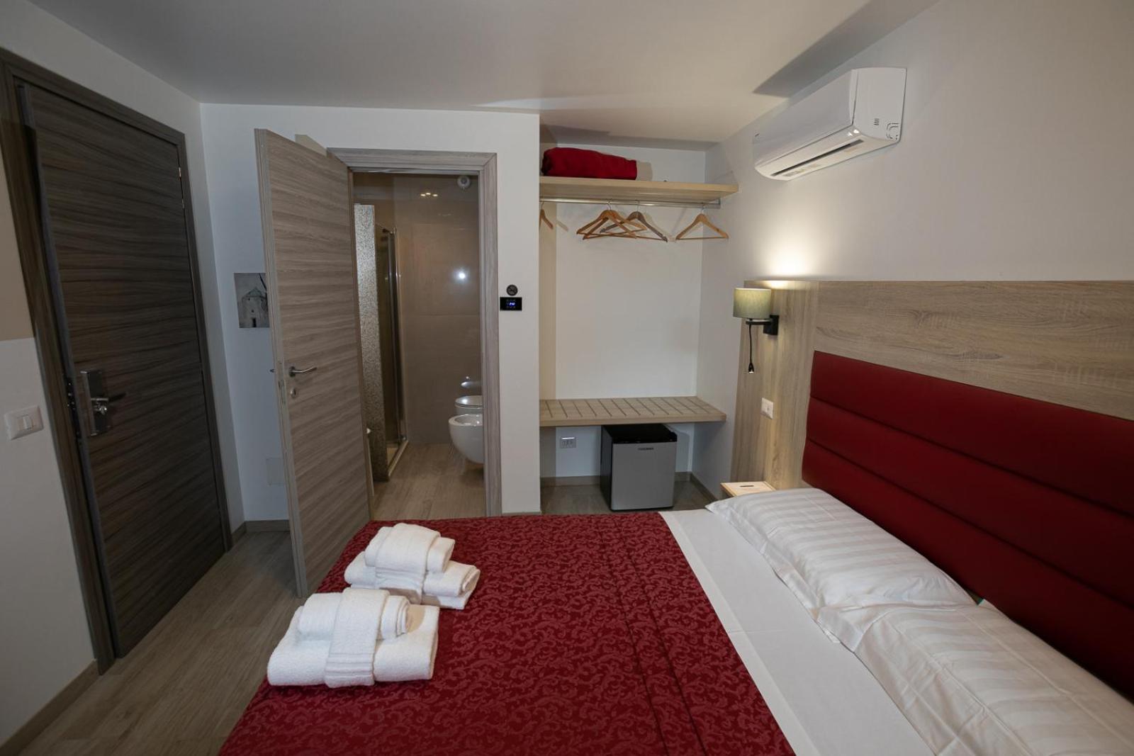 Double Or Twin Room photo 1