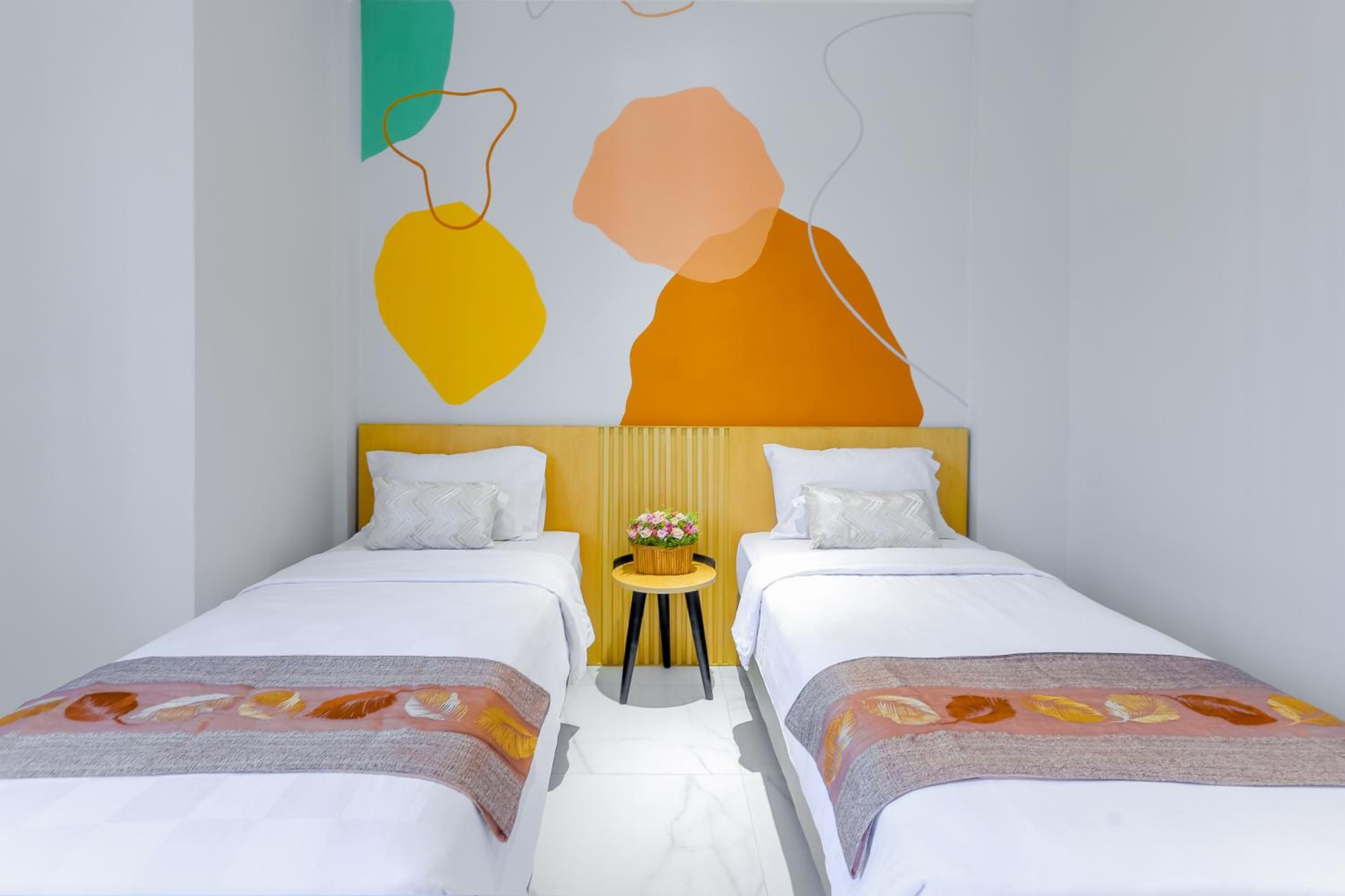 Budget Twin Room - Photo 4