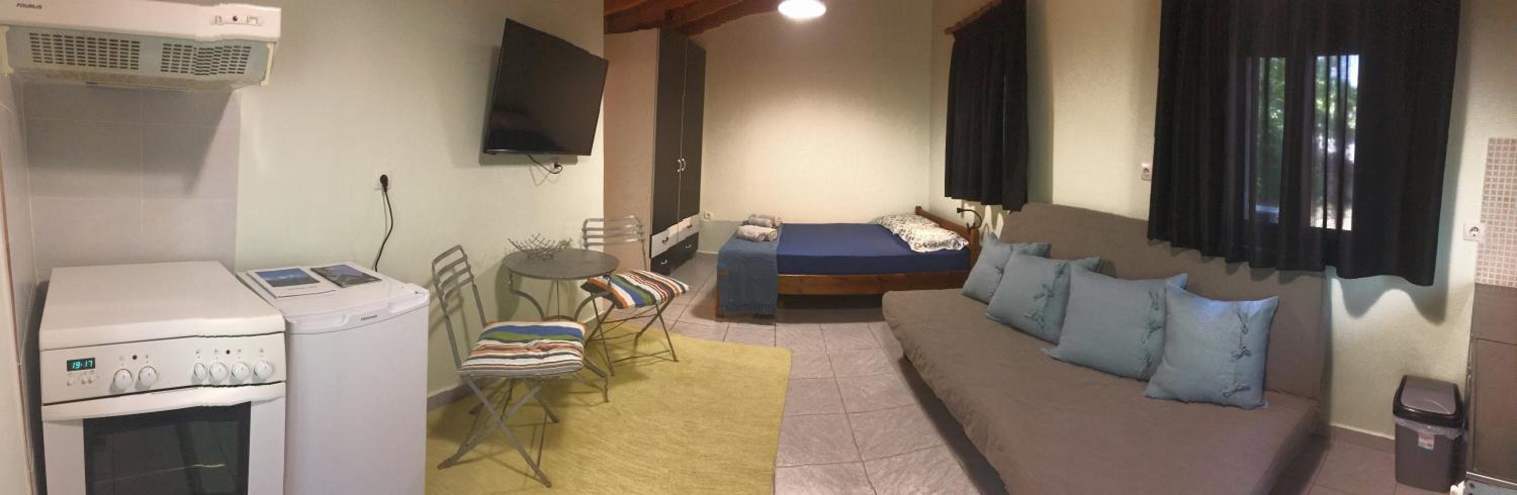 One-Bedroom Apartment photo 1