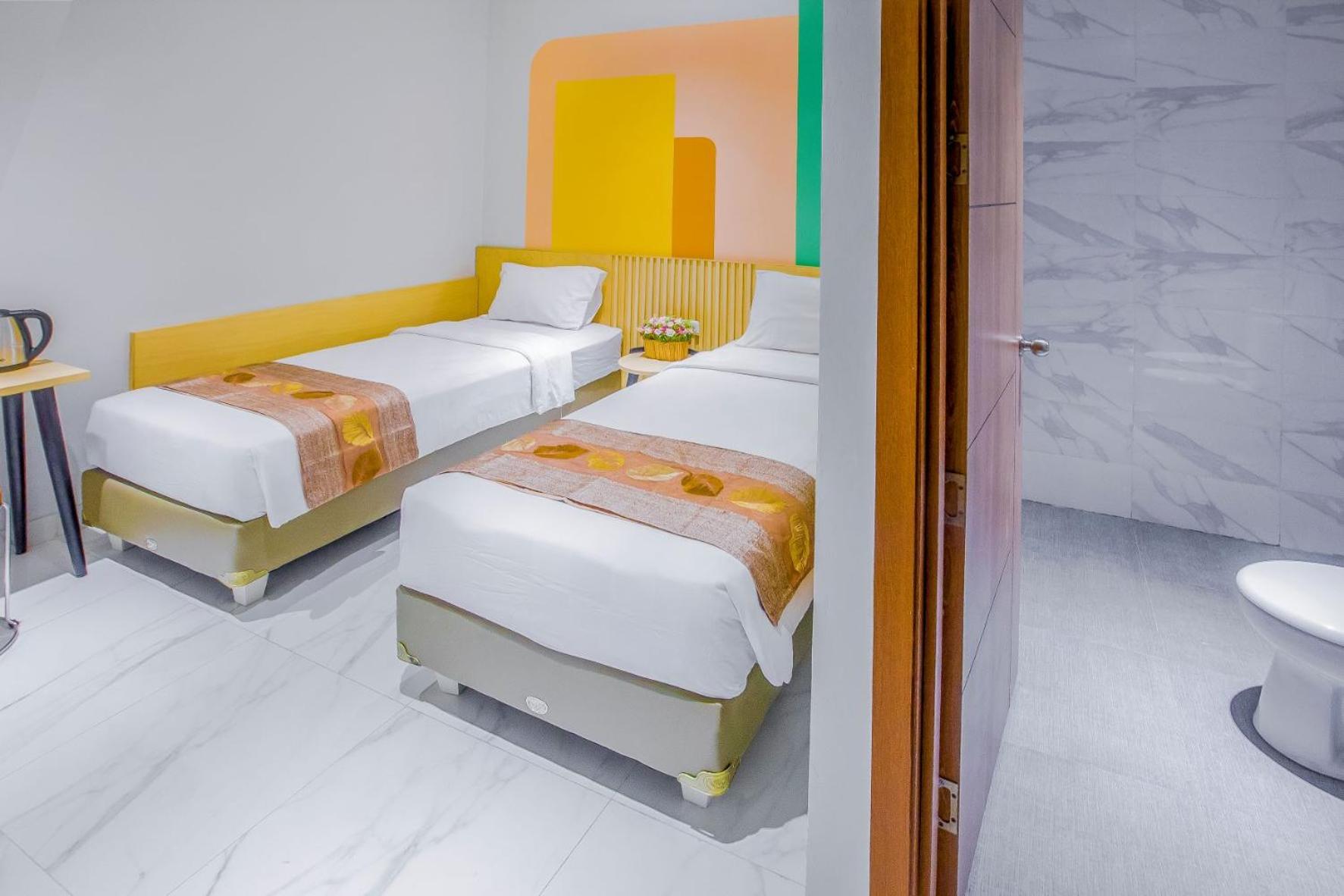 Budget Twin Room - Photo 2