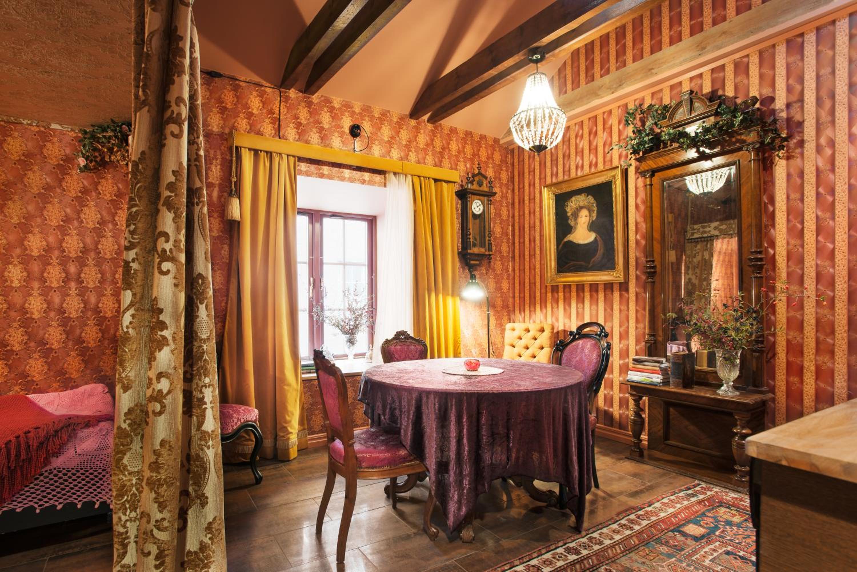 Suite - Photo 3