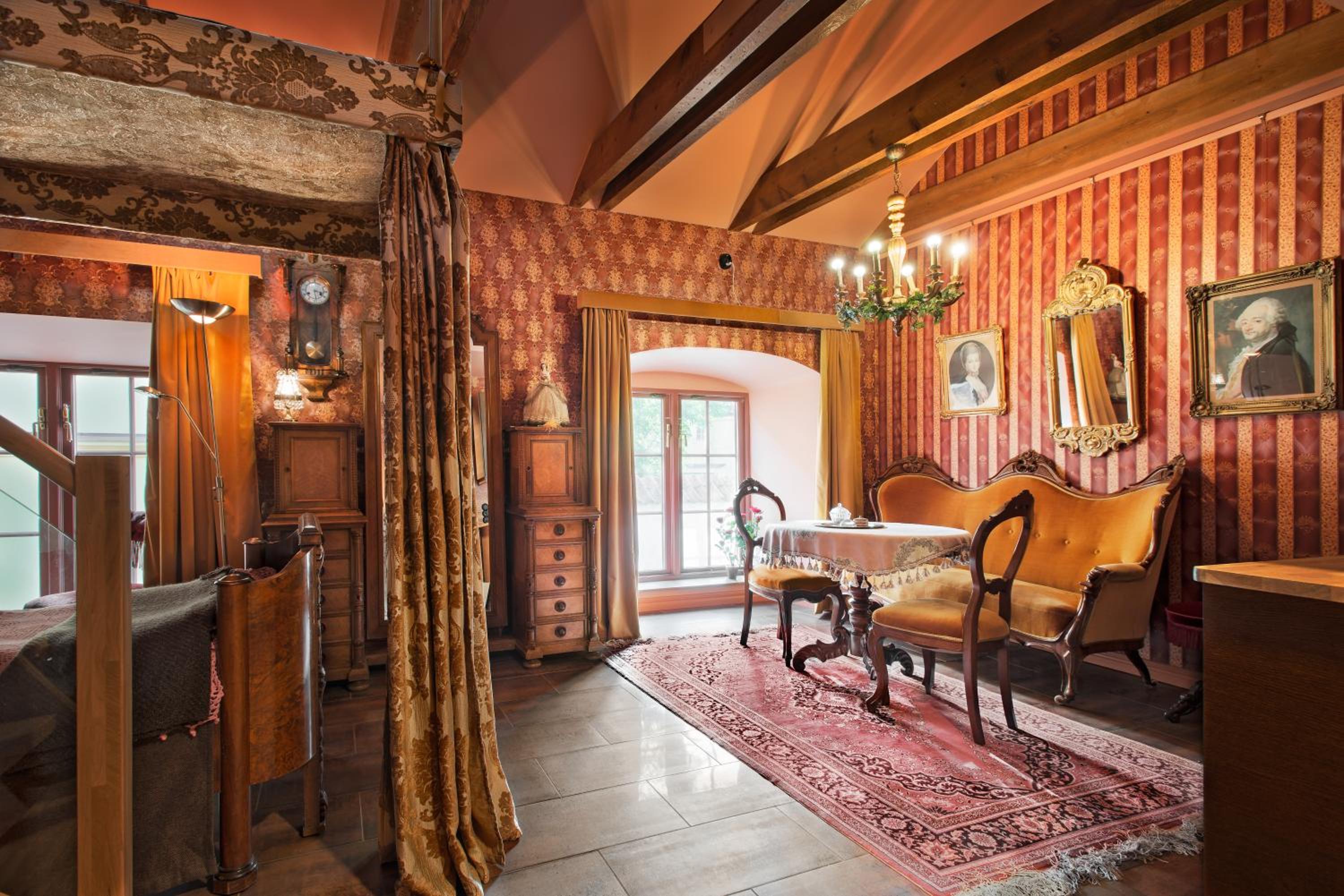 Suite - Photo 8
