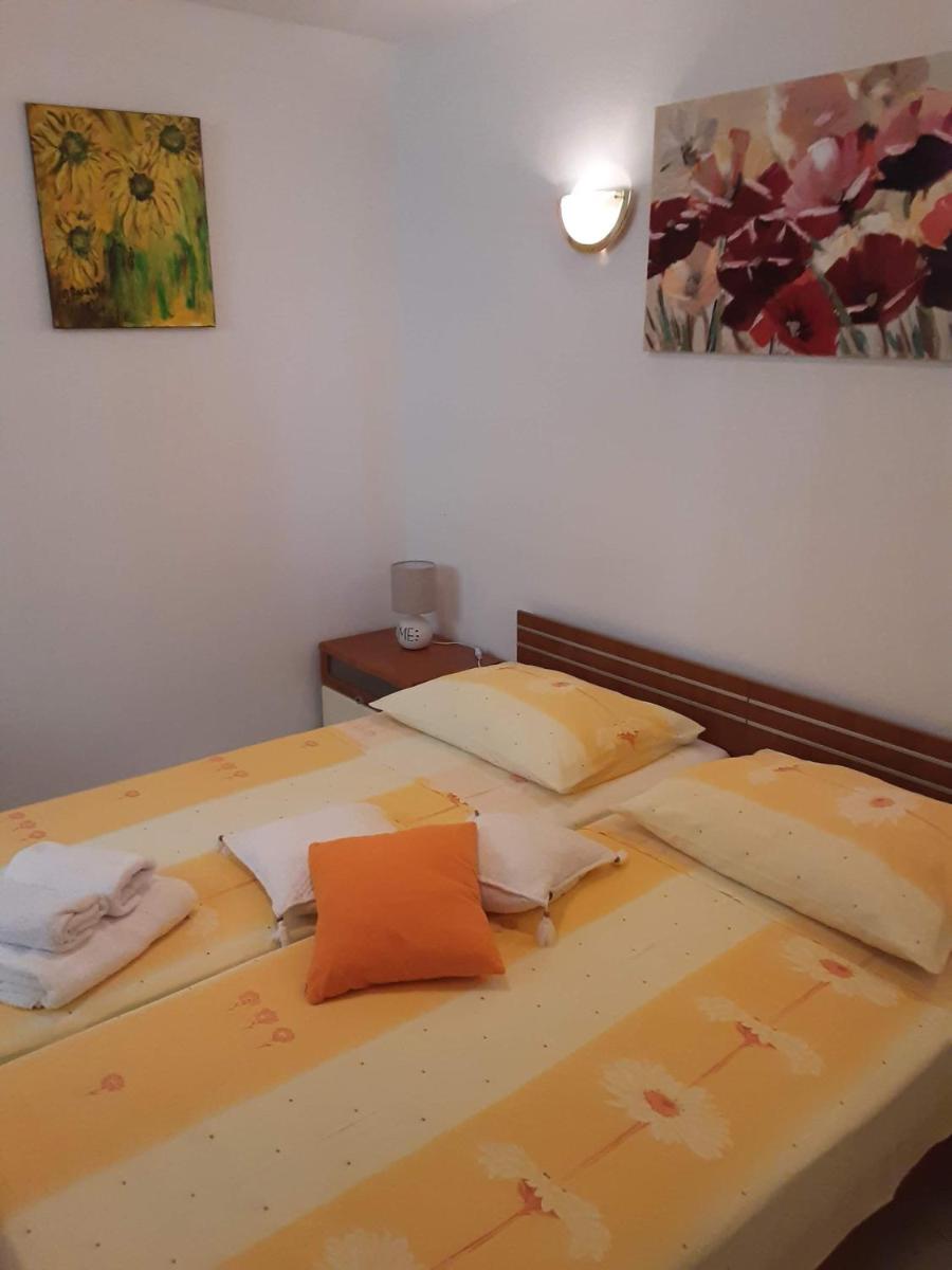 Studio Apartment photo 2