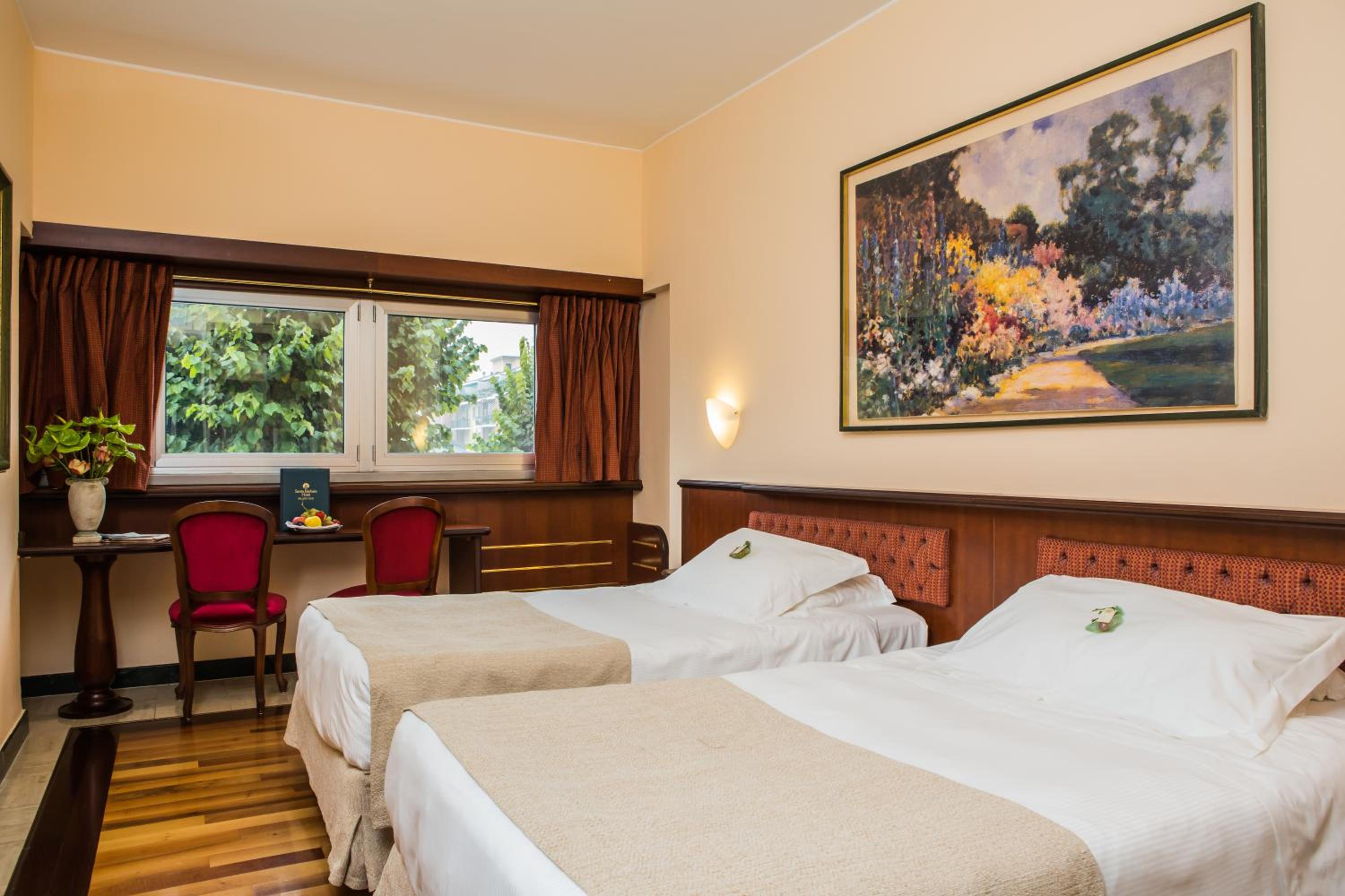 Twin Room - Photo 3