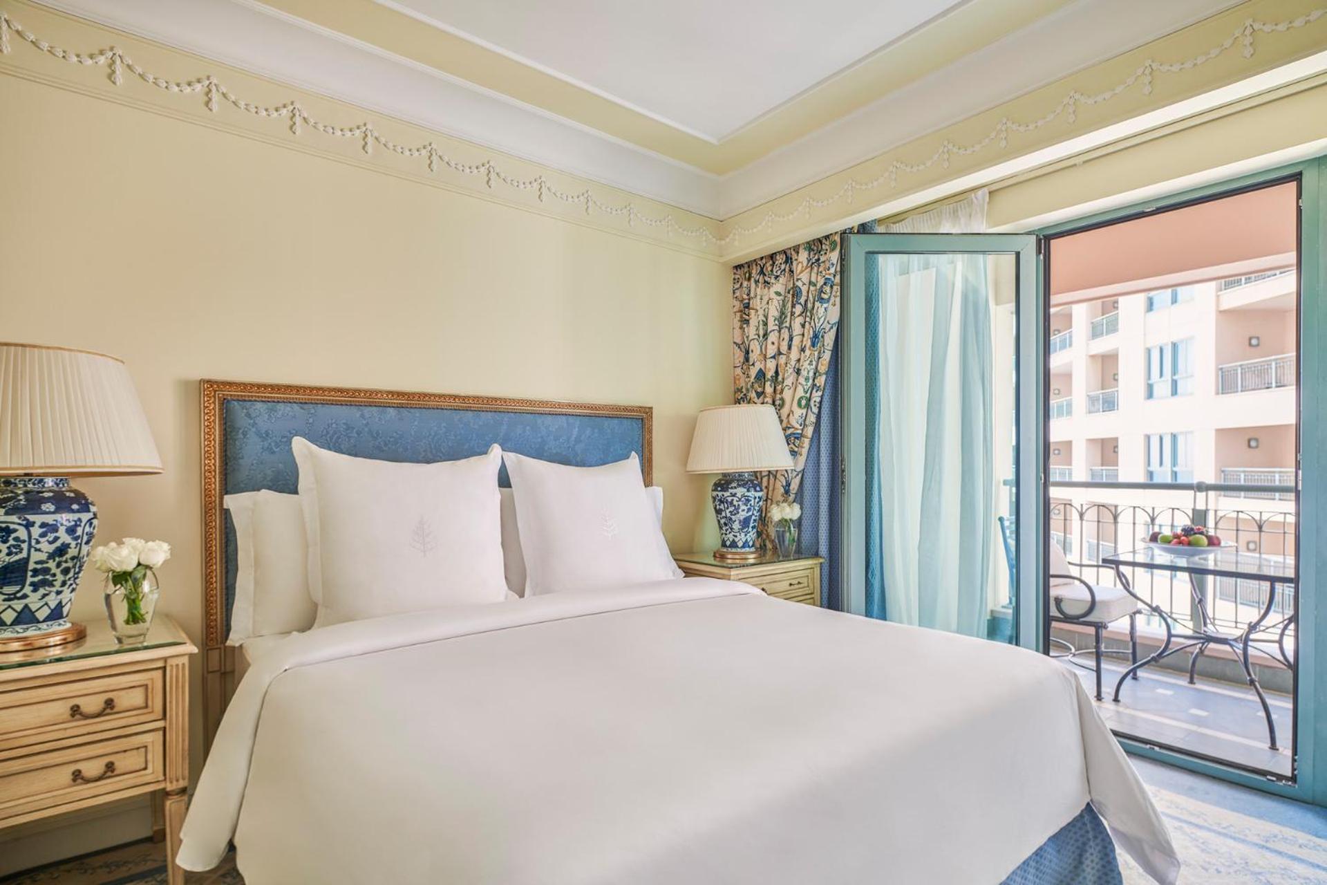 Deluxe Two Bedroom Suite with two king beds - Photo 3