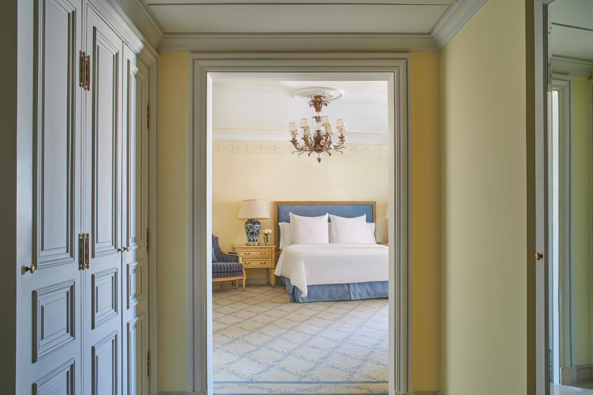 Deluxe Two Bedroom Suite with two king beds - Photo 4