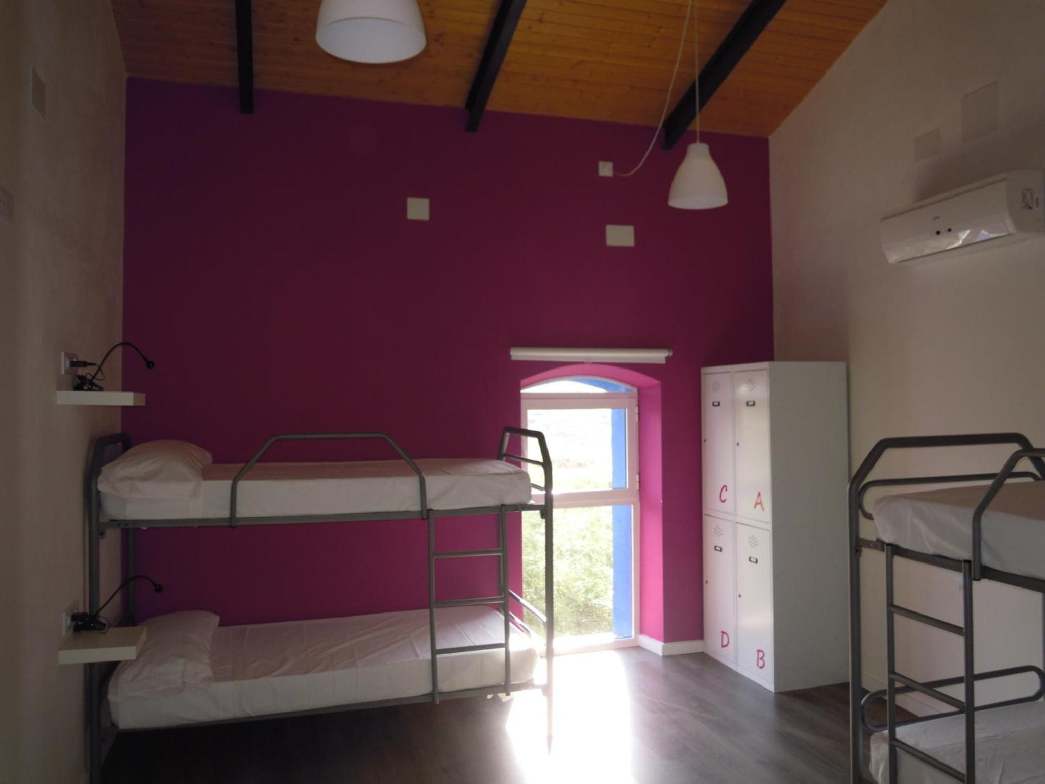 Cama en Habitación Compartida Mixta de 6 Camas