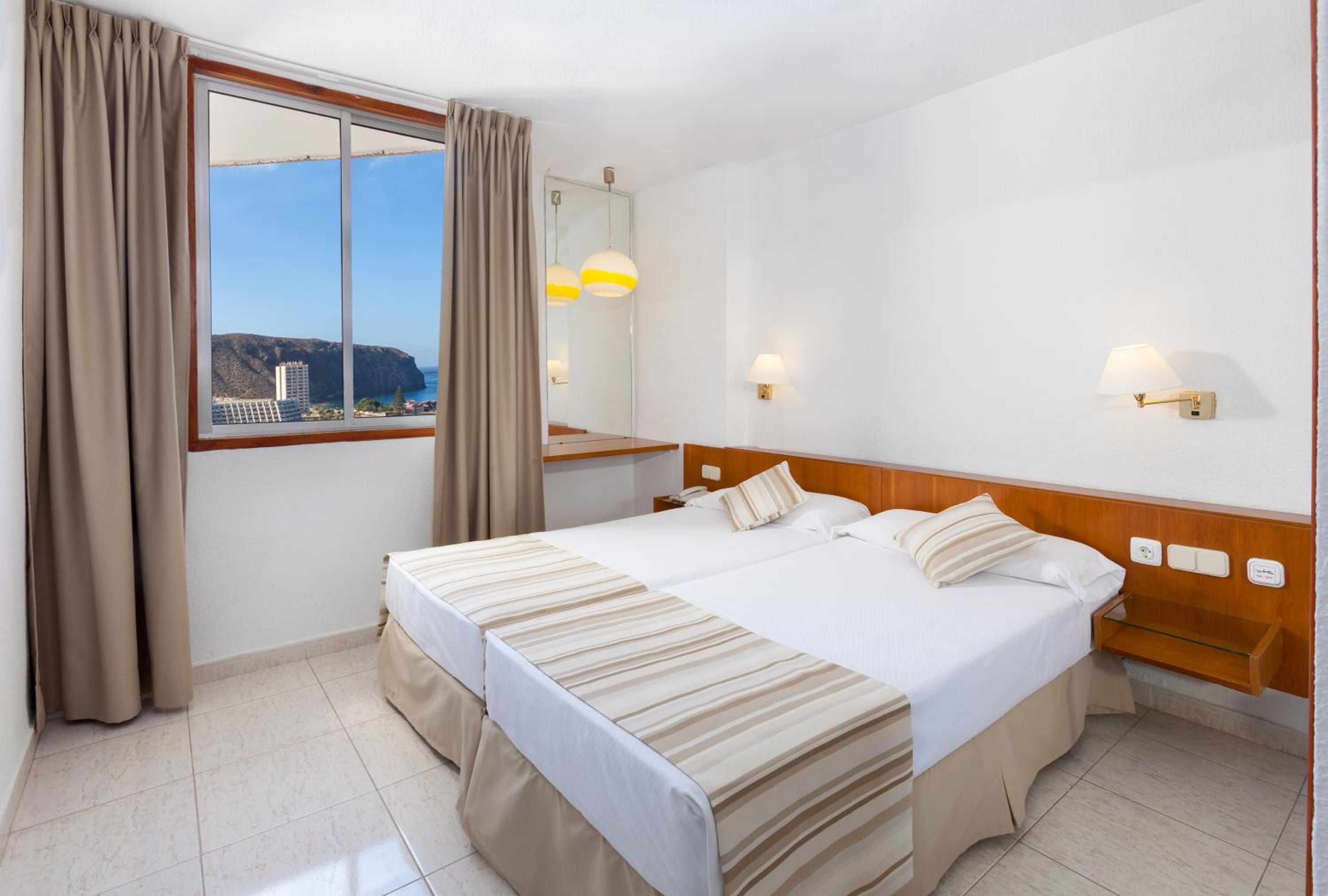 Habitación Sol con Salón y Vista al Mar